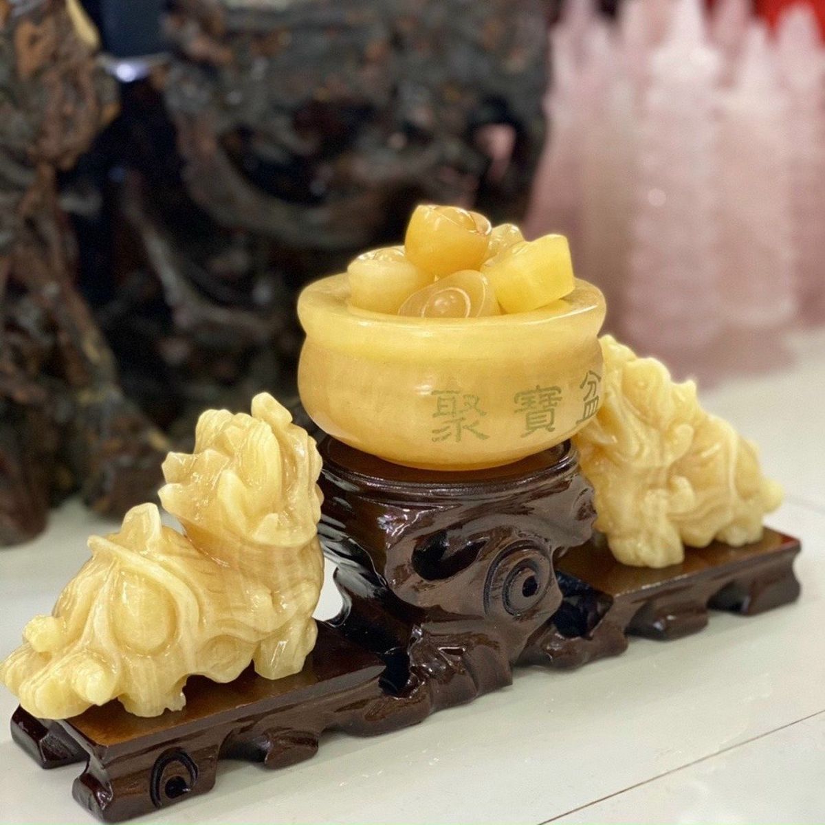 BỘ TÌ HƯU TRẦU BÁT BẢO ĐÁ NGỌC HOÀNG LONG THIÊN NHIÊN NGUYÊN KHỐI TẶNG KÈM ĐẾ GỖ - THẮNG GIANG BỘ TÌ HƯU TRẦU BÁT BẢO ĐÁ NGỌC HOÀNG LONG THIÊN NHIÊN NGUYÊN KHỐI TẶNG KÈM ĐẾ GỖ - THẮNG GIANG