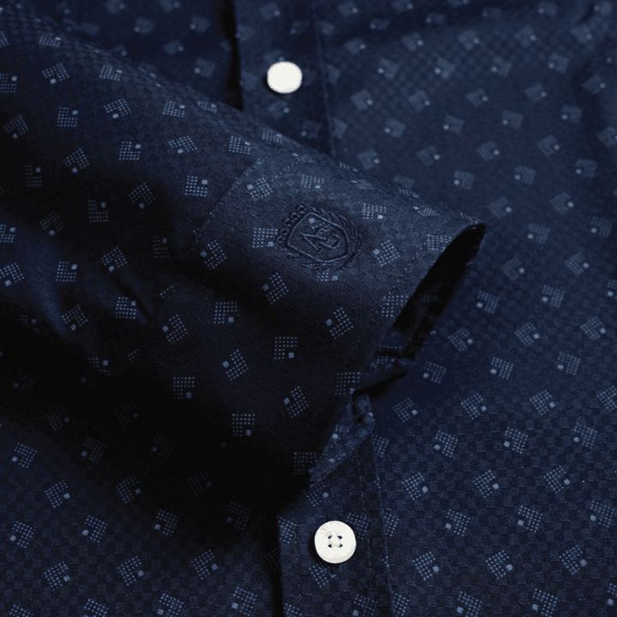 ÁO SƠ MI NAM DÀI TAY ALIGRO CỔ BẺ DÁNG ÔM BODY 100% CHẤT COTTON NAVY VÂN Ô ALGS223 - ALIGRO ÁO SƠ MI NAM DÀI TAY ALIGRO CỔ BẺ DÁNG ÔM BODY 100% CHẤT COTTON NAVY VÂN Ô ALGS223 - ALIGRO