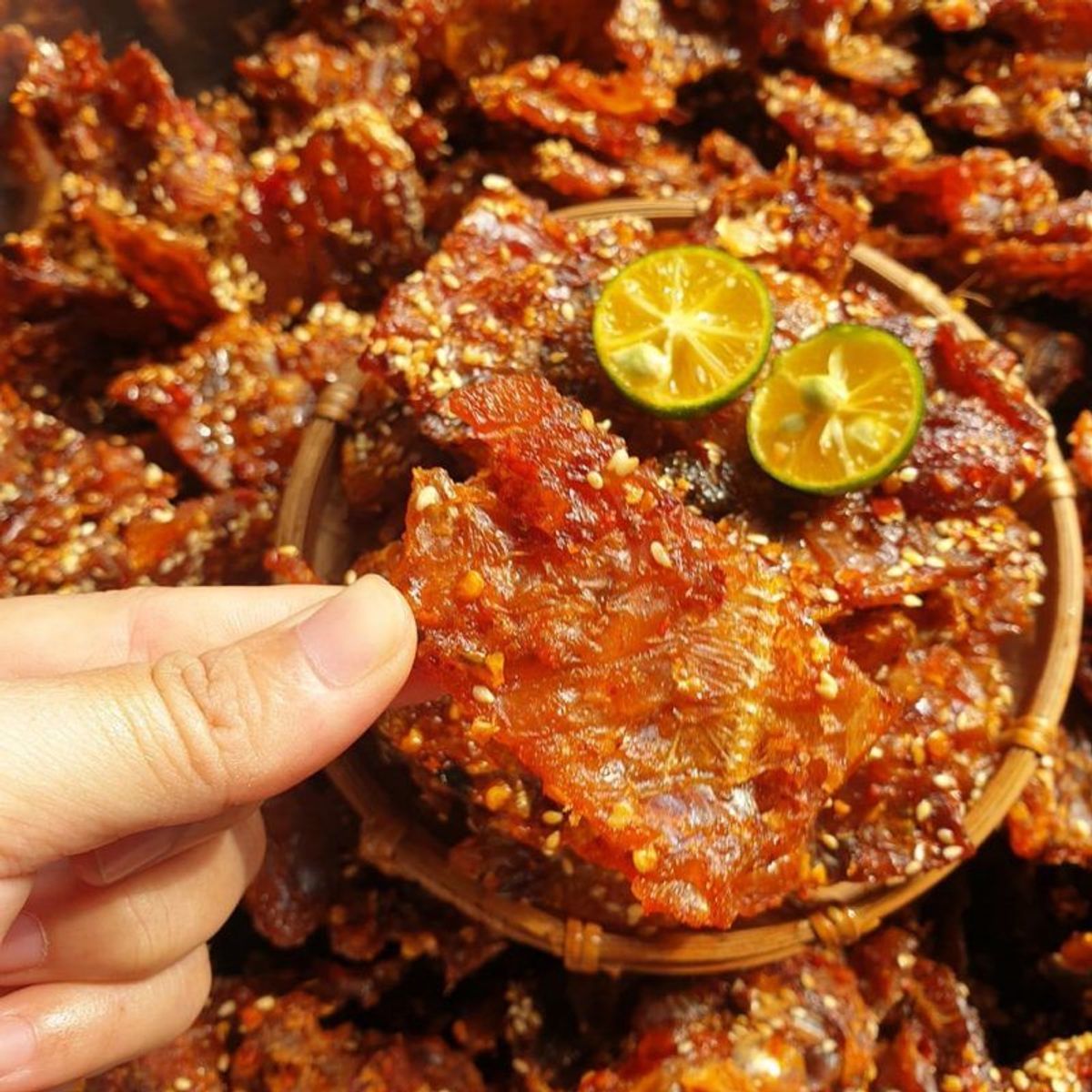 Cá bò lát rim tẩm mè ăn liền vị ngon khó cưỡng, Đặc sản Đà Nẵng hủ 500g - CTB724 Cá bò lát rim tẩm mè ăn liền vị ngon khó cưỡng, Đặc sản Đà Nẵng hủ 500g - CTB724