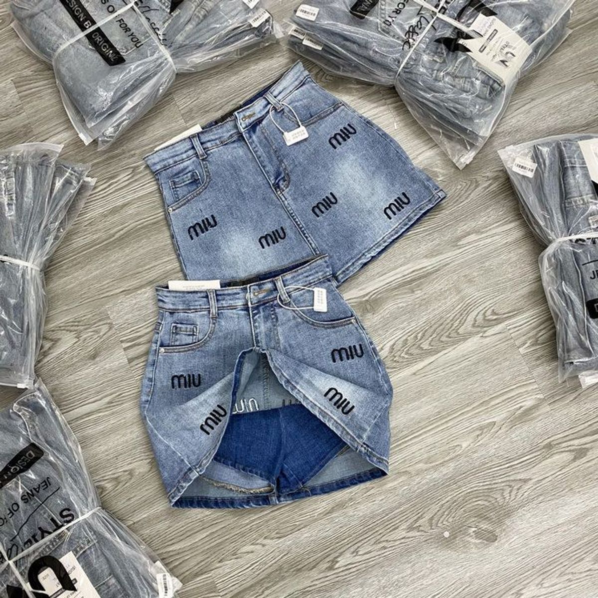 CHÂN VÁY JEAN NGẮN THÊU CO GIÃN - NHƯ Ý BOUTIQUE CHÂN VÁY JEAN NGẮN THÊU CO GIÃN - NHƯ Ý BOUTIQUE