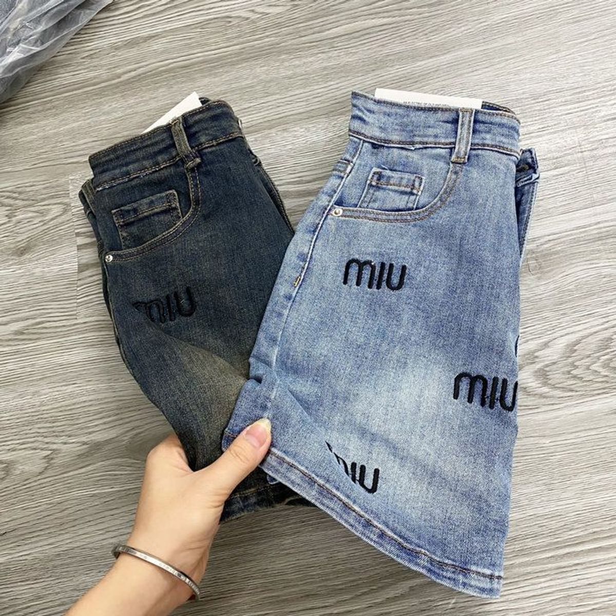 CHÂN VÁY JEAN NGẮN THÊU CO GIÃN - NHƯ Ý BOUTIQUE CHÂN VÁY JEAN NGẮN THÊU CO GIÃN - NHƯ Ý BOUTIQUE