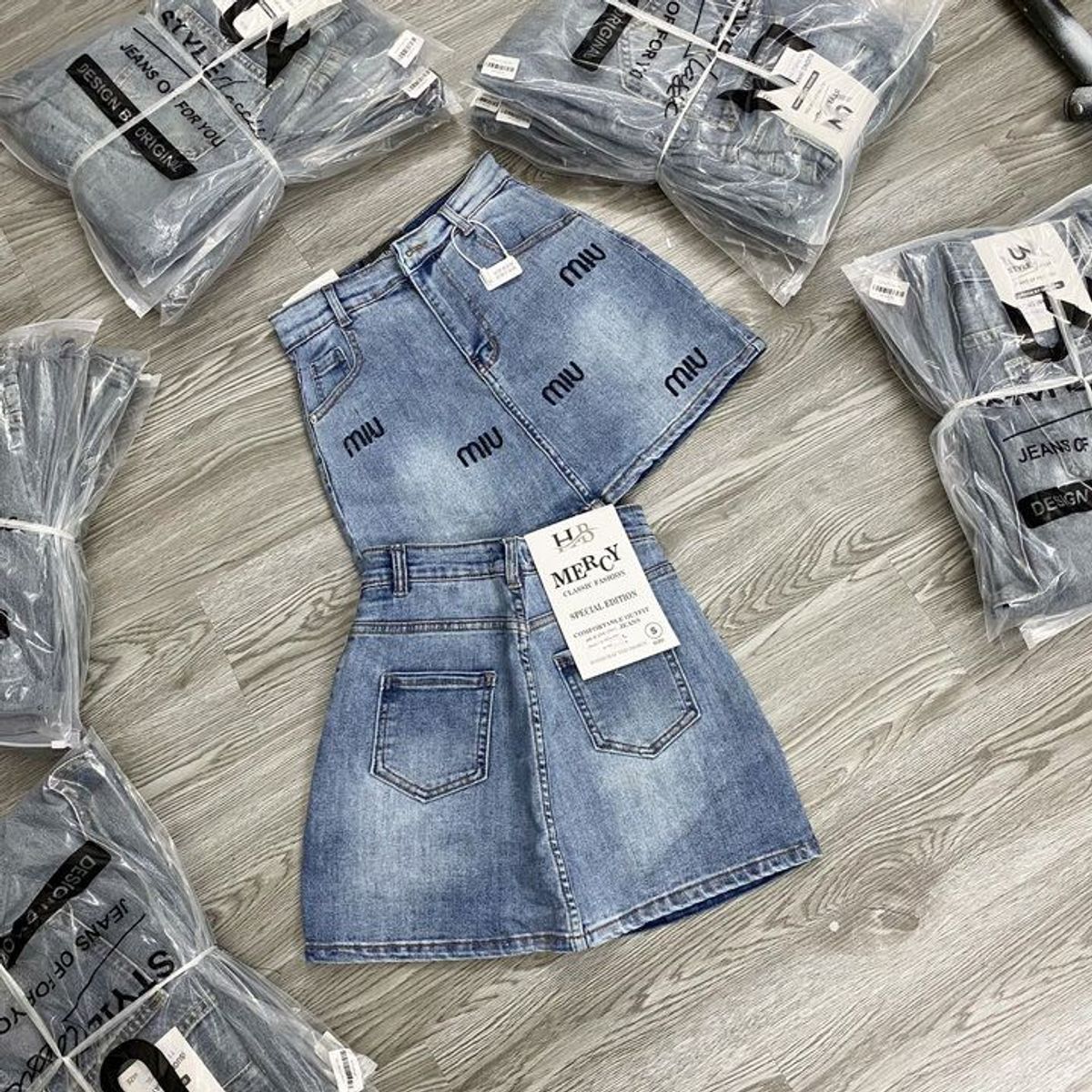 CHÂN VÁY JEAN NGẮN THÊU CO GIÃN - NHƯ Ý BOUTIQUE CHÂN VÁY JEAN NGẮN THÊU CO GIÃN - NHƯ Ý BOUTIQUE