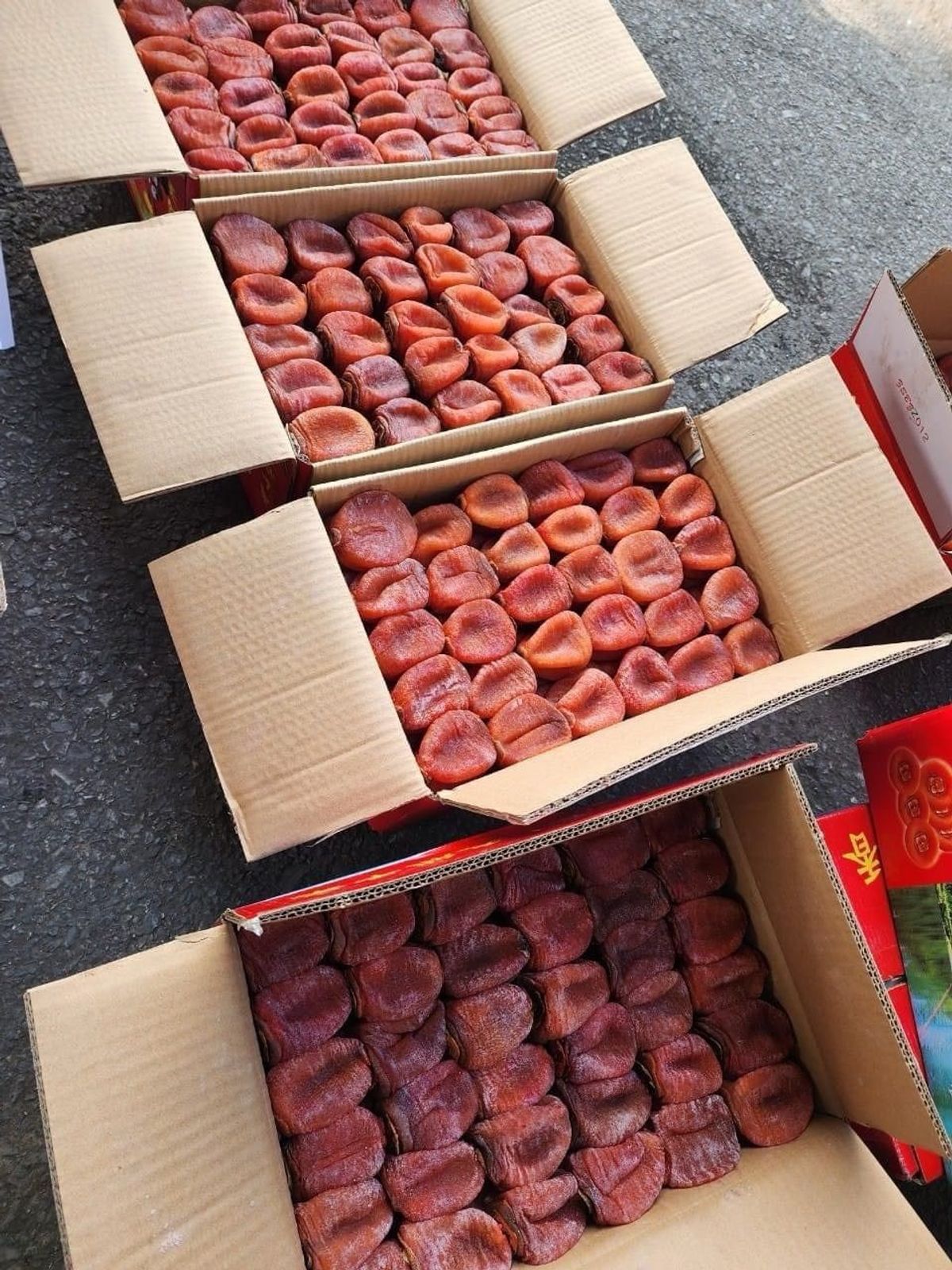 Hồng treo gió hồng chén sấy dẻo thùng 10kg Hồng treo gió hồng chén sấy dẻo thùng 10kg