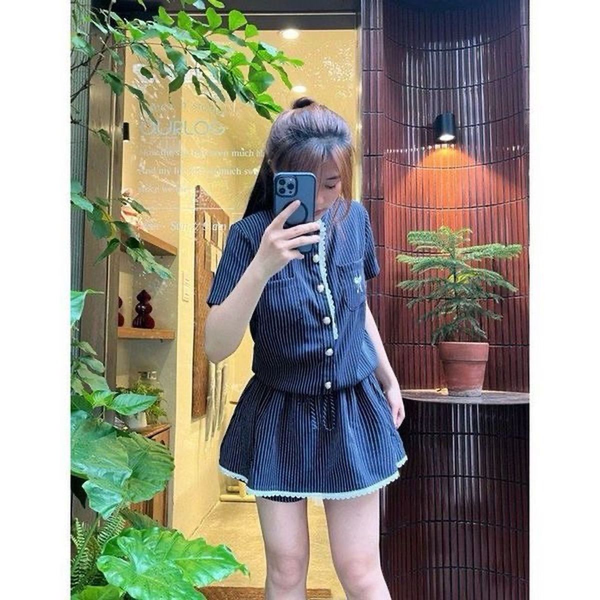ĐẦM SỌC KÈM QUẦN PHỐI REN NƠ THÊU, CÓ ĐỆM VAI HÀNG CAO CẤP Freesize dưới 52kg giá sỉ - giá bán buôn ĐẦM SỌC KÈM QUẦN PHỐI REN NƠ THÊU, CÓ ĐỆM VAI HÀNG CAO CẤP Freesize dưới 52kg giá sỉ - giá bán buôn