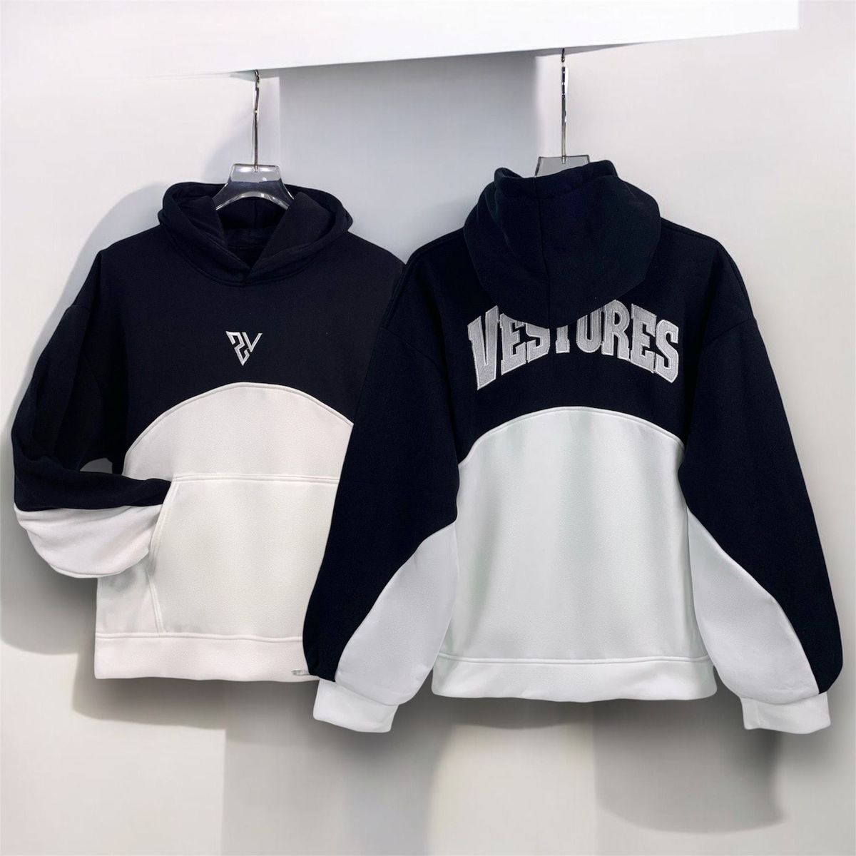 Áo hoodie phối 2 màu thêu VESTURES chất nỉ bông dày mịn Áo hoodie phối 2 màu thêu VESTURES chất nỉ bông dày mịn