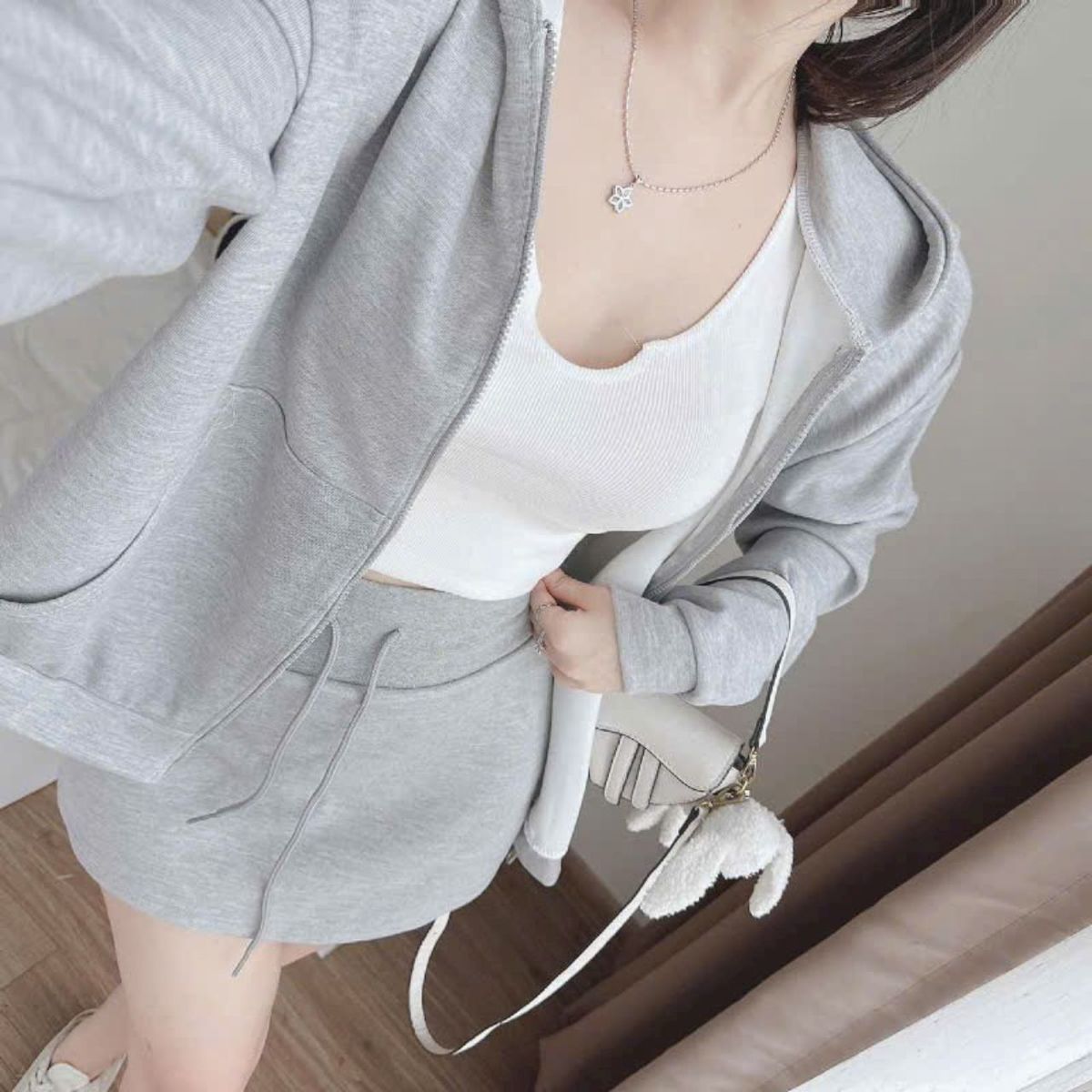 SÉT 3 MÓN NỈ ÁO TRONG TĂM LẠNH ÁO KHOÁC VÀ CHÂN VÁY NỈ( CHÂN VÁY CÓ LÓT) SÉT 3 MÓN NỈ ÁO TRONG TĂM LẠNH ÁO KHOÁC VÀ CHÂN VÁY NỈ( CHÂN VÁY CÓ LÓT)