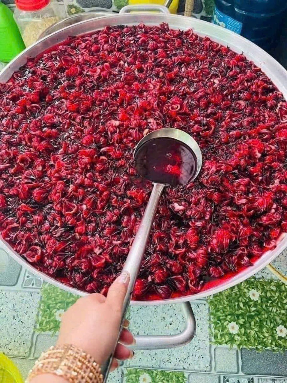 SIRO ATISO ĐỎ – GIẢI NHIỆT, ĐẸP DA, TỐT CHO GAN 1KG - WINNIE HOUSE SIRO ATISO ĐỎ – GIẢI NHIỆT, ĐẸP DA, TỐT CHO GAN 1KG - WINNIE HOUSE