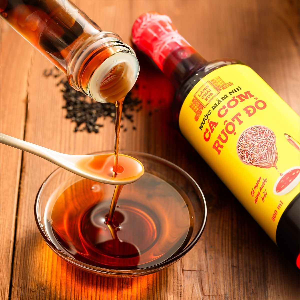 01 CHAI NƯỚC MẮM NHỈ CÁ CƠM RUỘT ĐỎ LÀNG CHÀI XƯA 500ML/CHAI CÁ VÀNG NGON VÙNG NƯỚC TRỒI 300 NĂM TRUYỀN THỐNG - LÀNG CHÀI XƯA 01 CHAI NƯỚC MẮM NHỈ CÁ CƠM RUỘT ĐỎ LÀNG CHÀI XƯA 500ML/CHAI CÁ VÀNG NGON VÙNG NƯỚC TRỒI 300 NĂM TRUYỀN THỐNG - LÀNG CHÀI XƯA