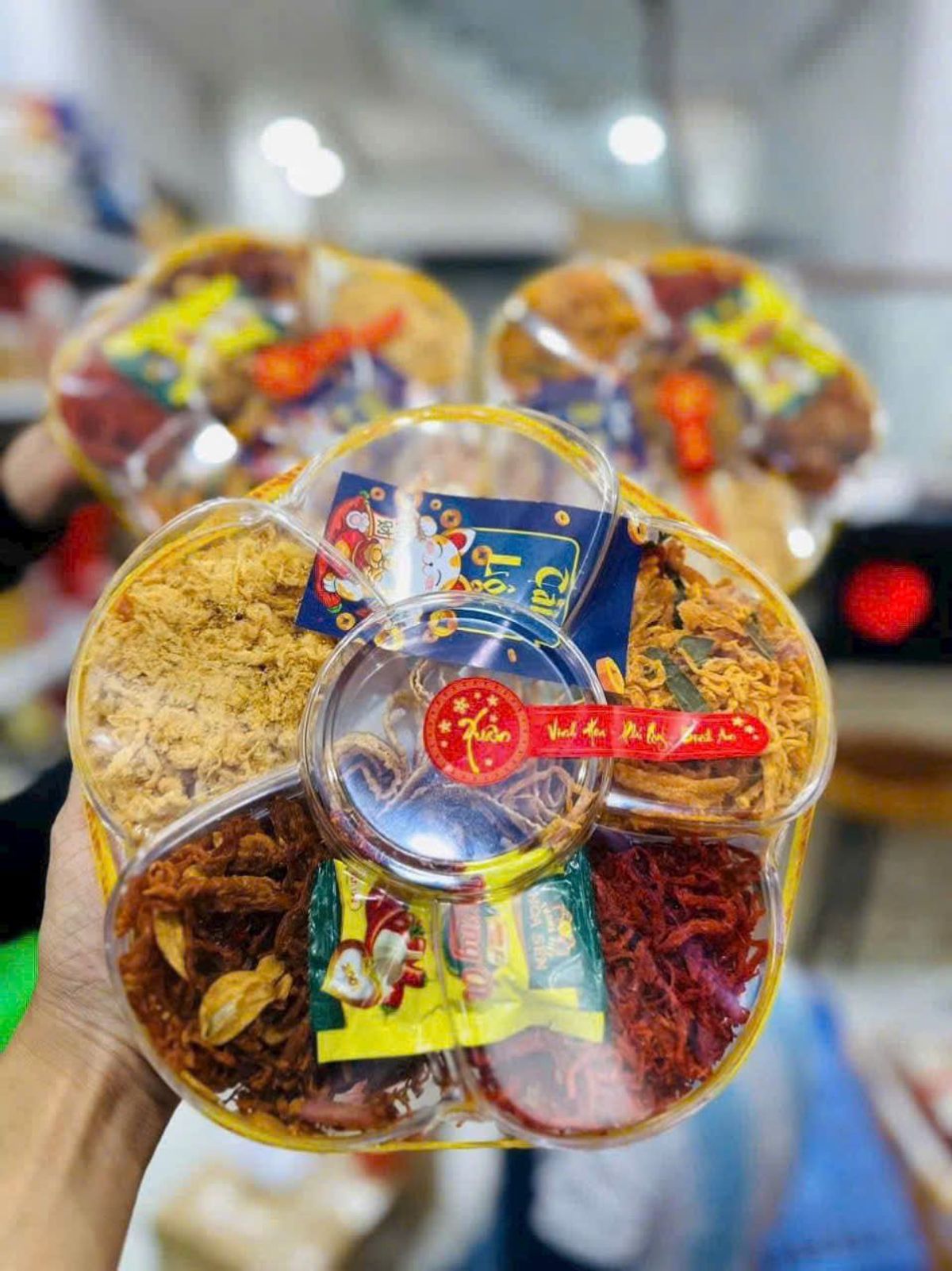 SET KHÔ LỤC VỊ HOA MAI: ĐẸP MẮT, HƯƠNG VỊ QUÊ, QUÀ TẾT SANG TRỌNG - WINNIE HOUSE SET KHÔ LỤC VỊ HOA MAI: ĐẸP MẮT, HƯƠNG VỊ QUÊ, QUÀ TẾT SANG TRỌNG - WINNIE HOUSE