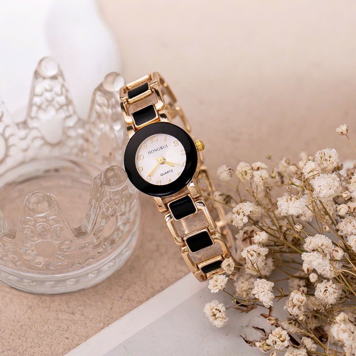 Đồng hồ lắc tay nữ Hongrui 0013816 mặt tròn đeo tay thời trang Đồng hồ lắc tay nữ Hongrui 0013816 mặt tròn đeo tay thời trang