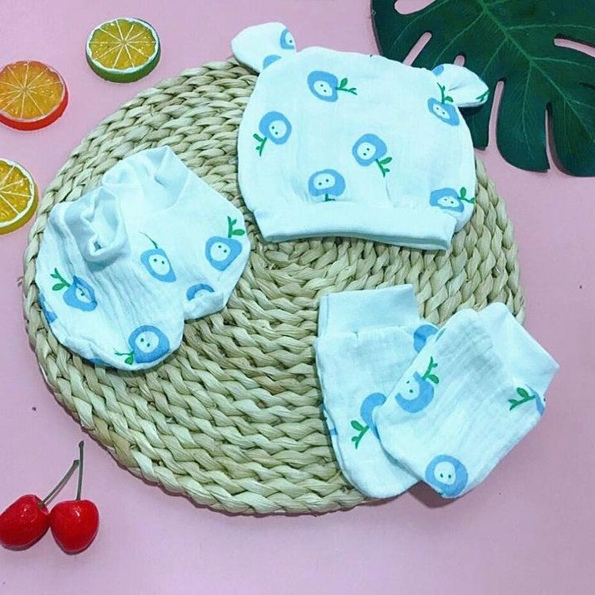 SET MŨ VÀ BAO TAY CHÂN SƠ SINH WOOJI 56711 - LADY'S PASSION SET MŨ VÀ BAO TAY CHÂN SƠ SINH WOOJI 56711 - LADY'S PASSION