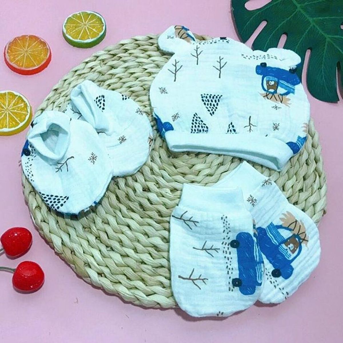 SET MŨ VÀ BAO TAY CHÂN SƠ SINH WOOJI 56711 - LADY'S PASSION SET MŨ VÀ BAO TAY CHÂN SƠ SINH WOOJI 56711 - LADY'S PASSION