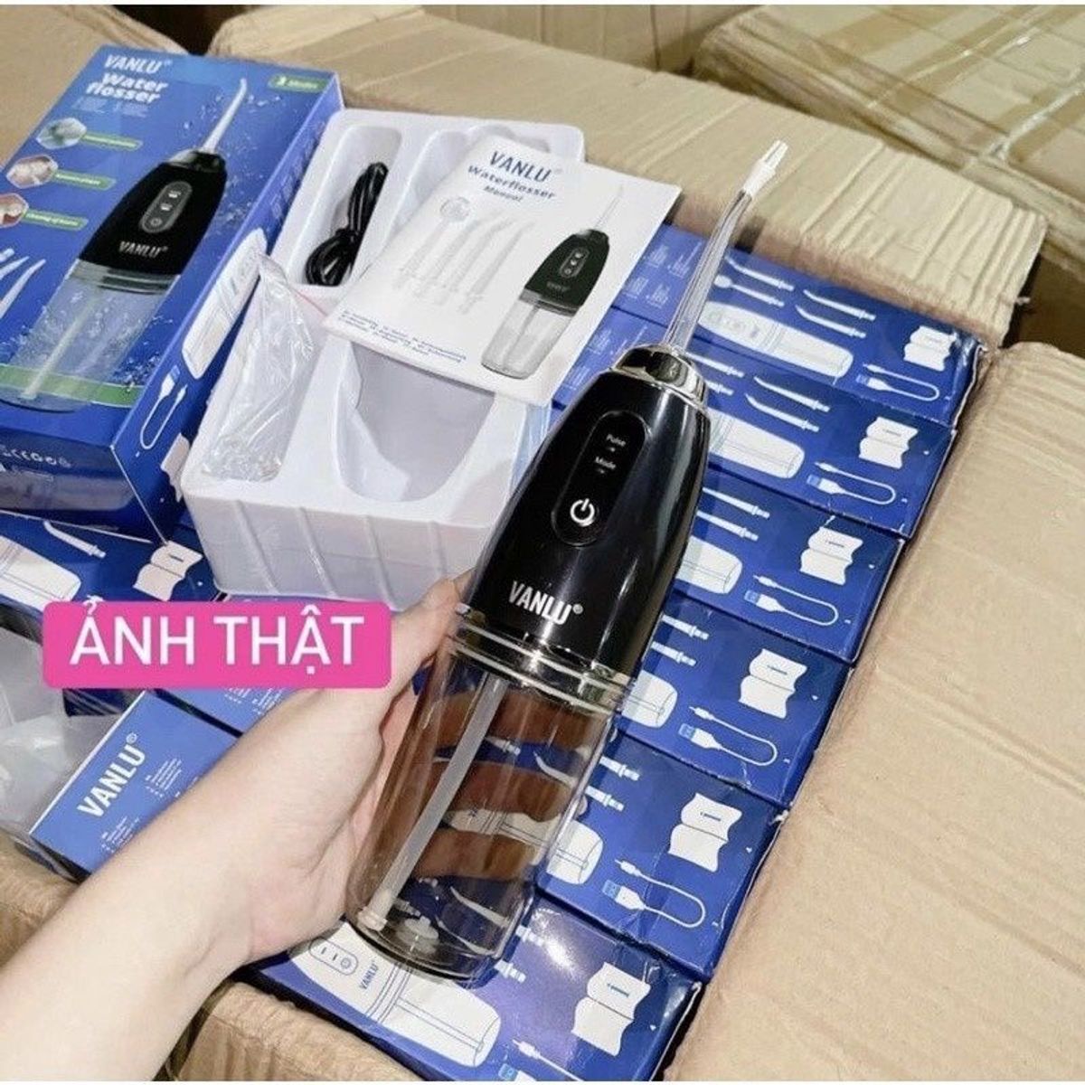 MÁY TĂM NƯỚC OPTISMILE VANLU CAO CẤP CHÍNH HÃNG FULLBOX TẶNG KÈM 4 ĐẦU PHUN GD058 - LADY'S PASSION MÁY TĂM NƯỚC OPTISMILE VANLU CAO CẤP CHÍNH HÃNG FULLBOX TẶNG KÈM 4 ĐẦU PHUN GD058 - LADY'S PASSION