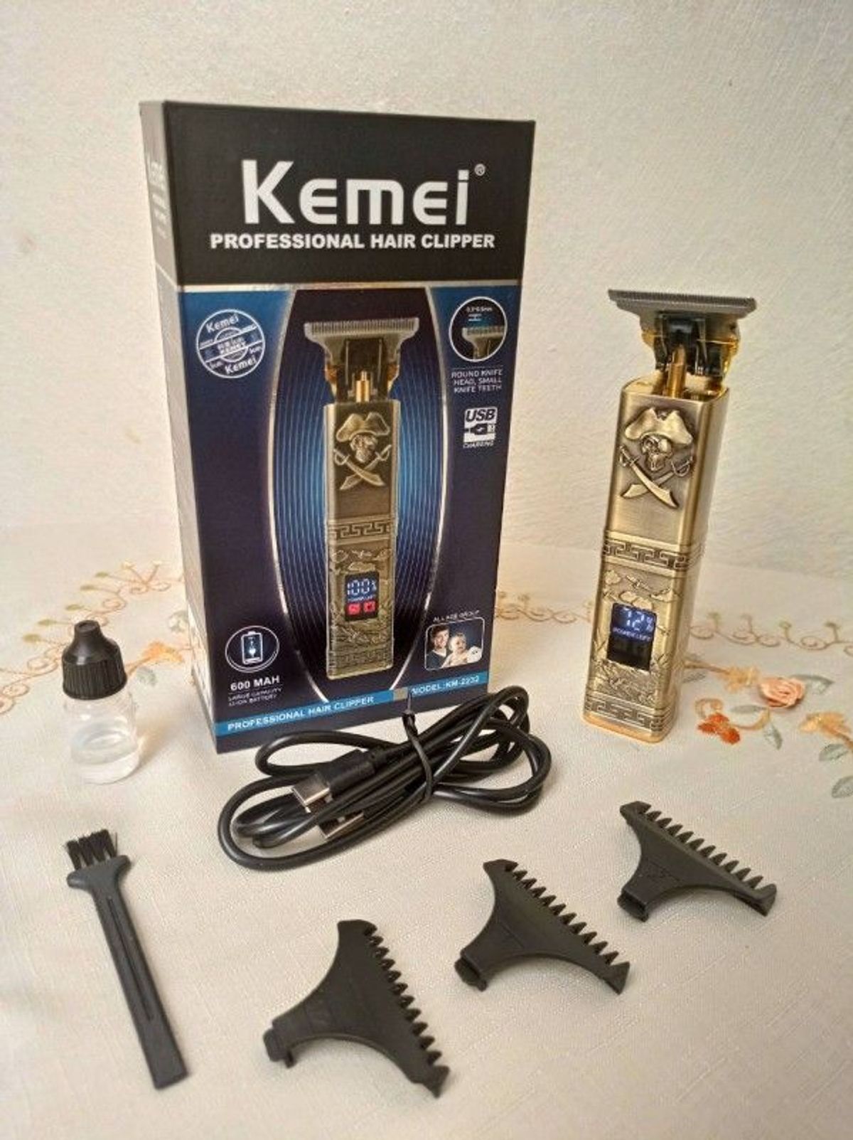TÔNG ĐƠ CẮT TÓC CHUYÊN NGHIỆP CHO SALON KEMEI 2232 KHUNG THÉP CHỐNG HAN RỈ, SỬ DỤNG KHÔNG DÂY LIÊN TỤC TRONG GẦN 2 GIỜ LIÊN TỤC GD034 - LADY'S PASSION TÔNG ĐƠ CẮT TÓC CHUYÊN NGHIỆP CHO SALON KEMEI 2232 KHUNG THÉP CHỐNG HAN RỈ, SỬ DỤNG KHÔNG DÂY LIÊN TỤC TRONG GẦN 2 GIỜ LIÊN TỤC GD034 - LADY'S PASSION