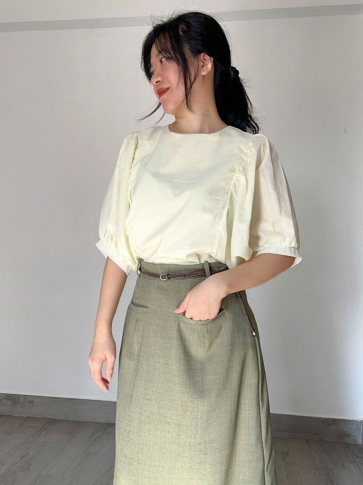 Áo kiểu nữ fom rộng tay cánh dơi phồng cổ tròn đơn giản Áo kiểu nữ fom rộng tay cánh dơi phồng cổ tròn đơn giản