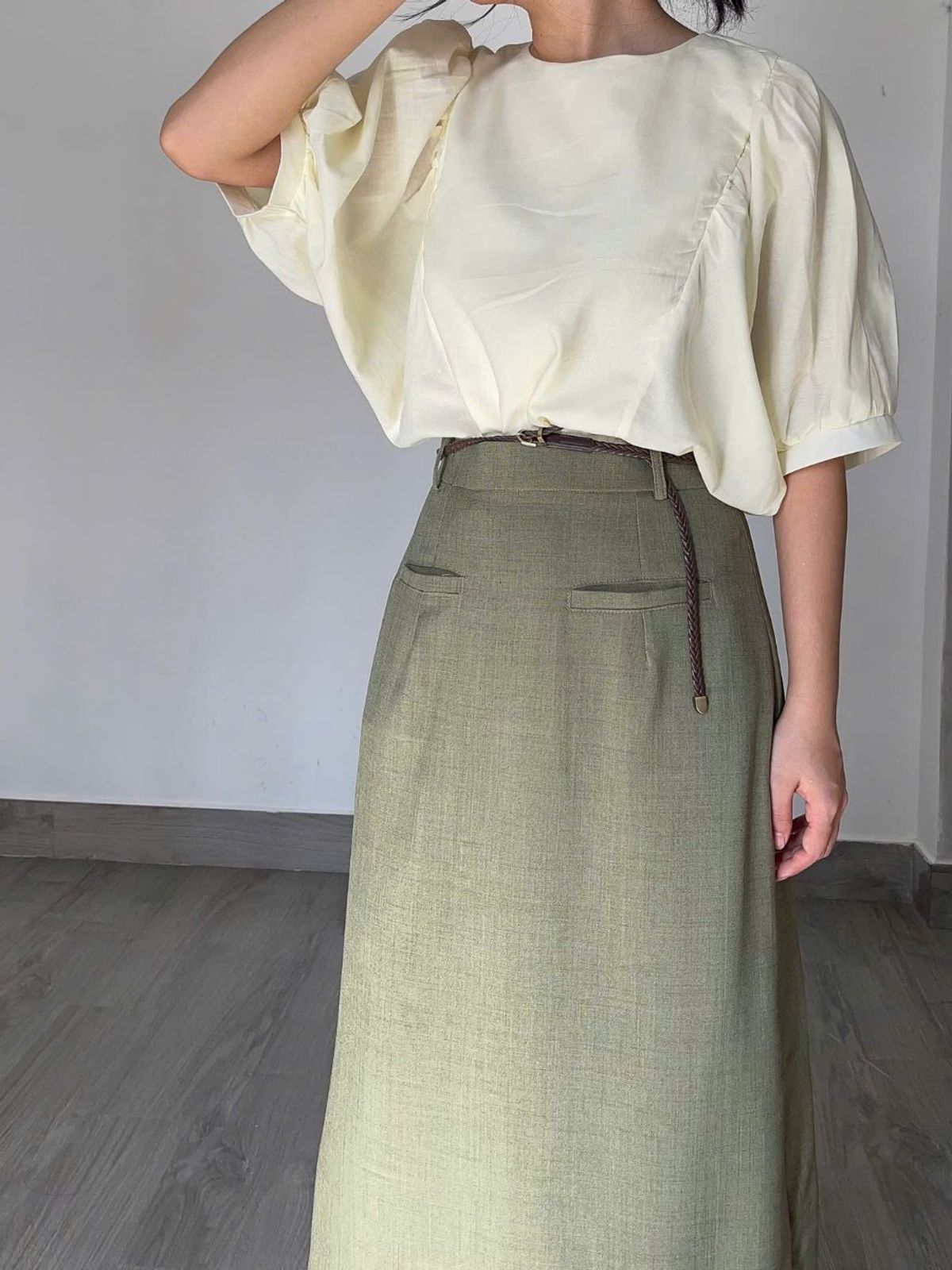 Áo kiểu nữ fom rộng tay cánh dơi phồng cổ tròn đơn giản Áo kiểu nữ fom rộng tay cánh dơi phồng cổ tròn đơn giản