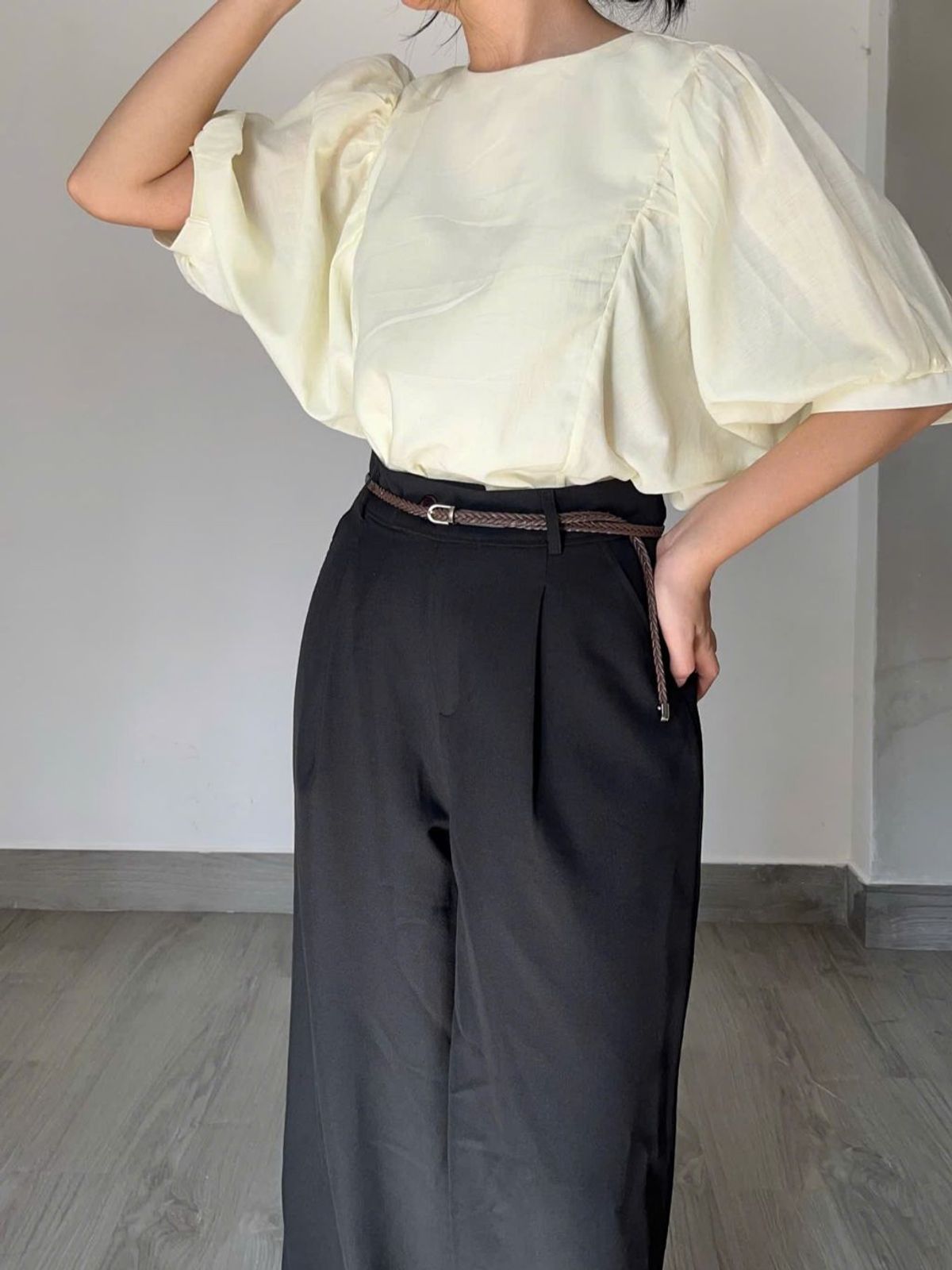 Áo kiểu nữ fom rộng tay cánh dơi phồng cổ tròn đơn giản Áo kiểu nữ fom rộng tay cánh dơi phồng cổ tròn đơn giản