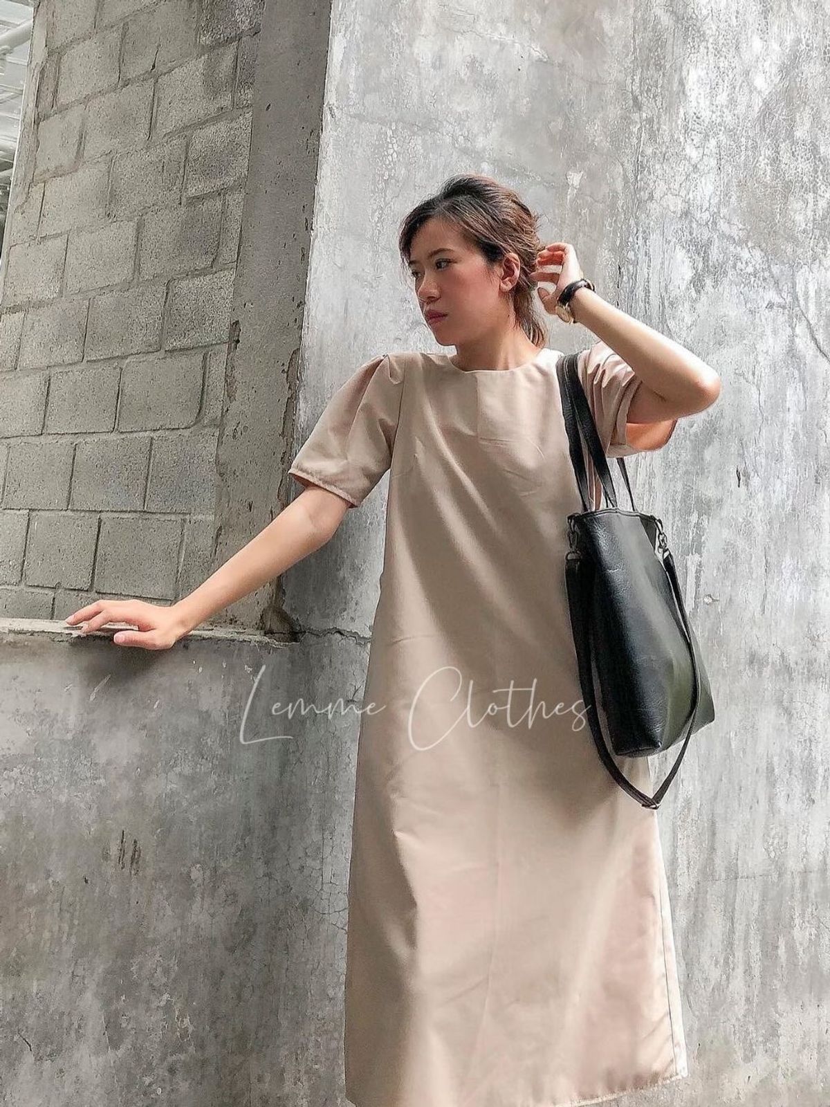 Đầm xoắn fom suông-(mặc được hai mặt) Đầm xoắn fom suông-(mặc được hai mặt)
