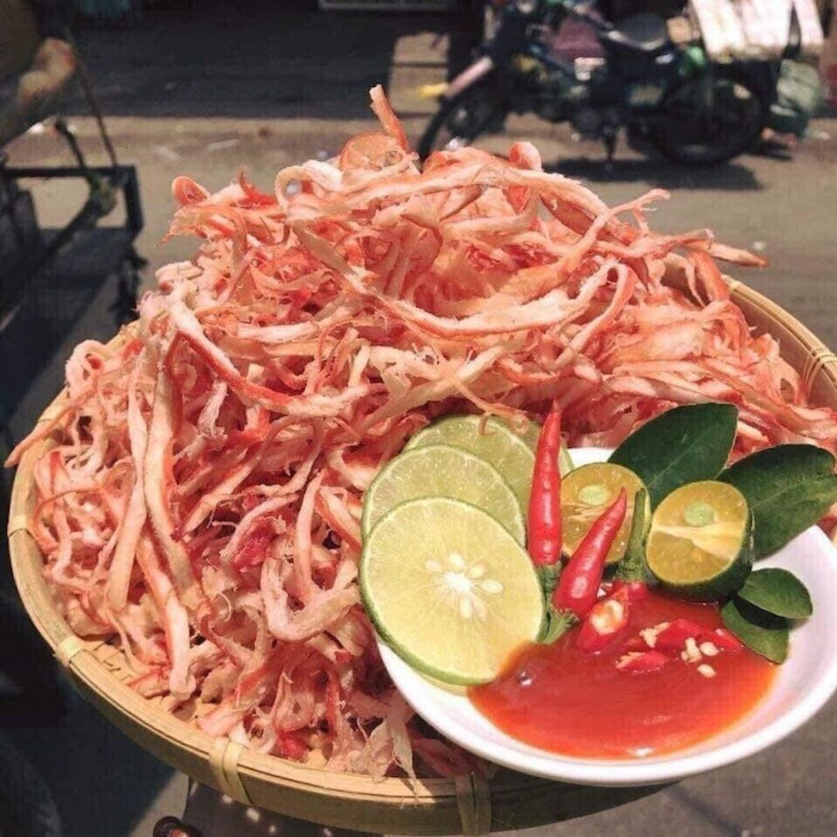 Mực sợi hấp nước dừa hủ 200G Mực sợi hấp nước dừa hủ 200G