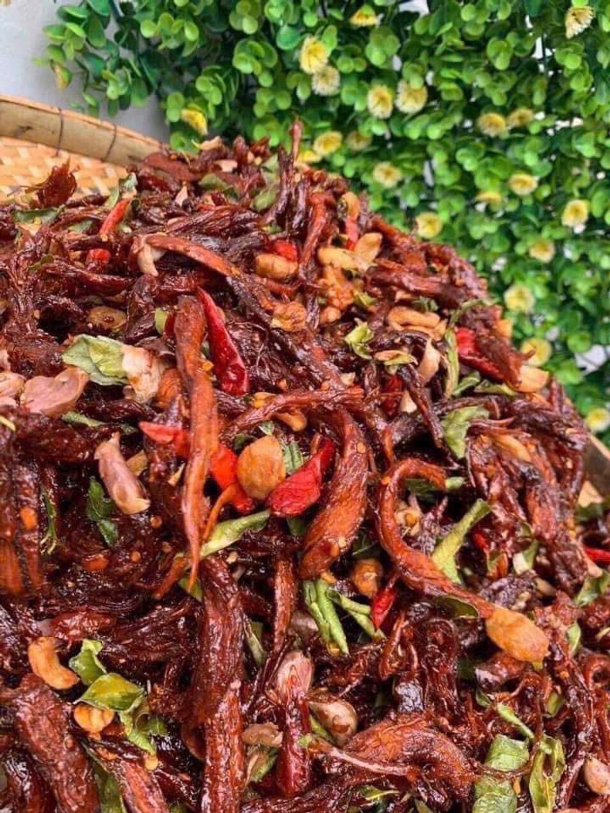 KHÔ BÒ ĐẬP LÁ CHANH - ĂN VẶT QUỐC DÂN AI CŨNG PHẢI MÊ 250G - WINNIE HOUSE KHÔ BÒ ĐẬP LÁ CHANH - ĂN VẶT QUỐC DÂN AI CŨNG PHẢI MÊ 250G - WINNIE HOUSE
