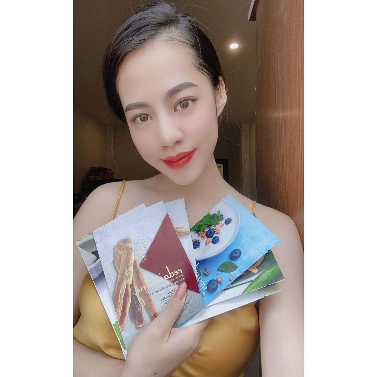 Combo 10 Mặt Nạ Hồng Sâm WHISIS Nature Origin Energy Red Ginseng Sheet Mask Hỗ Trợ Giảm Lão Hóa Da 25ml/miếng Combo 10 Mặt Nạ Hồng Sâm WHISIS Nature Origin Energy Red Ginseng Sheet Mask Hỗ Trợ Giảm Lão Hóa Da 25ml/miếng