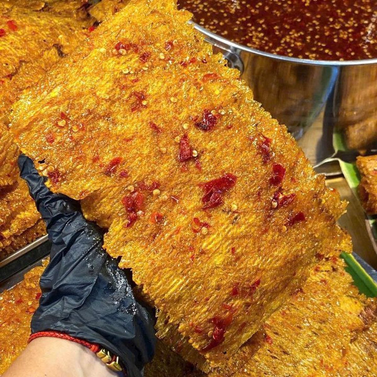 KHÔ MỰC MẮM TỎI SIÊU CAY: MỒI NHẬU SIÊU BÉN, ĂN VẶT SIÊU ĐÃ 250G - WINNIE HOUSE KHÔ MỰC MẮM TỎI SIÊU CAY: MỒI NHẬU SIÊU BÉN, ĂN VẶT SIÊU ĐÃ 250G - WINNIE HOUSE