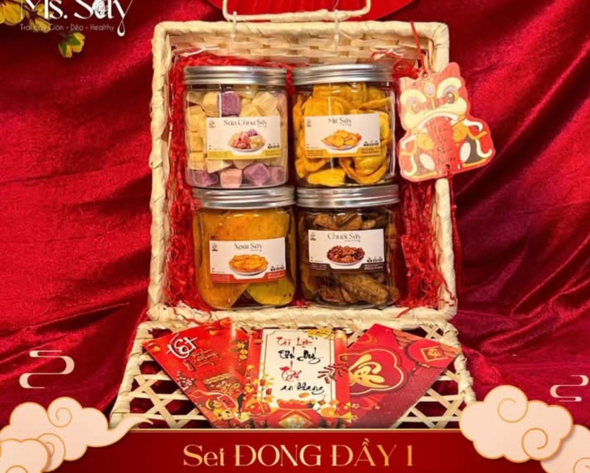 SET QUÀ TẾT TRÁI CÂY SẤY LẠNH TƯƠI NGON DẺO GIÒN KHÔNG CHẤT BẢO QUẢN KHÔNG ĐƯỜNG HÓA HỌC SET QUÀ TẾT TRÁI CÂY SẤY LẠNH TƯƠI NGON DẺO GIÒN KHÔNG CHẤT BẢO QUẢN KHÔNG ĐƯỜNG HÓA HỌC