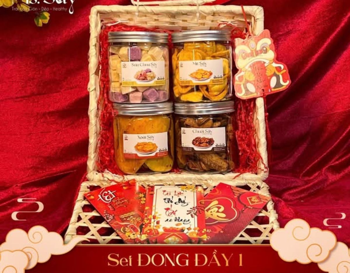 SET QUÀ TẾT TRÁI CÂY SẤY LẠNH TƯƠI NGON DẺO GIÒN KHÔNG CHẤT BẢO QUẢN KHÔNG ĐƯỜNG HÓA HỌC SET QUÀ TẾT TRÁI CÂY SẤY LẠNH TƯƠI NGON DẺO GIÒN KHÔNG CHẤT BẢO QUẢN KHÔNG ĐƯỜNG HÓA HỌC