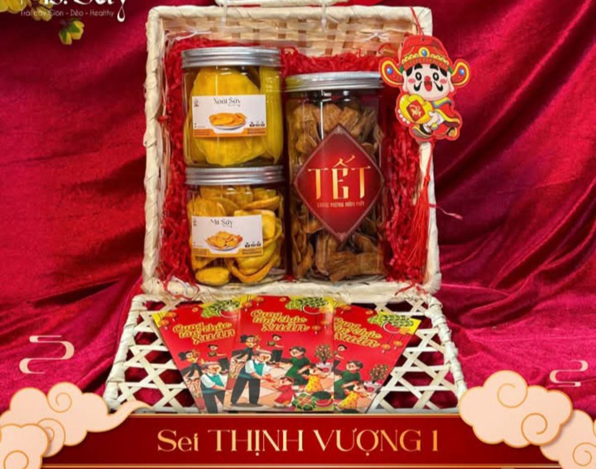 SET QUÀ TẾT TRÁI CÂY SẤY LẠNH TƯƠI NGON DẺO GIÒN KHÔNG CHẤT BẢO QUẢN KHÔNG ĐƯỜNG HÓA HỌC SET QUÀ TẾT TRÁI CÂY SẤY LẠNH TƯƠI NGON DẺO GIÒN KHÔNG CHẤT BẢO QUẢN KHÔNG ĐƯỜNG HÓA HỌC