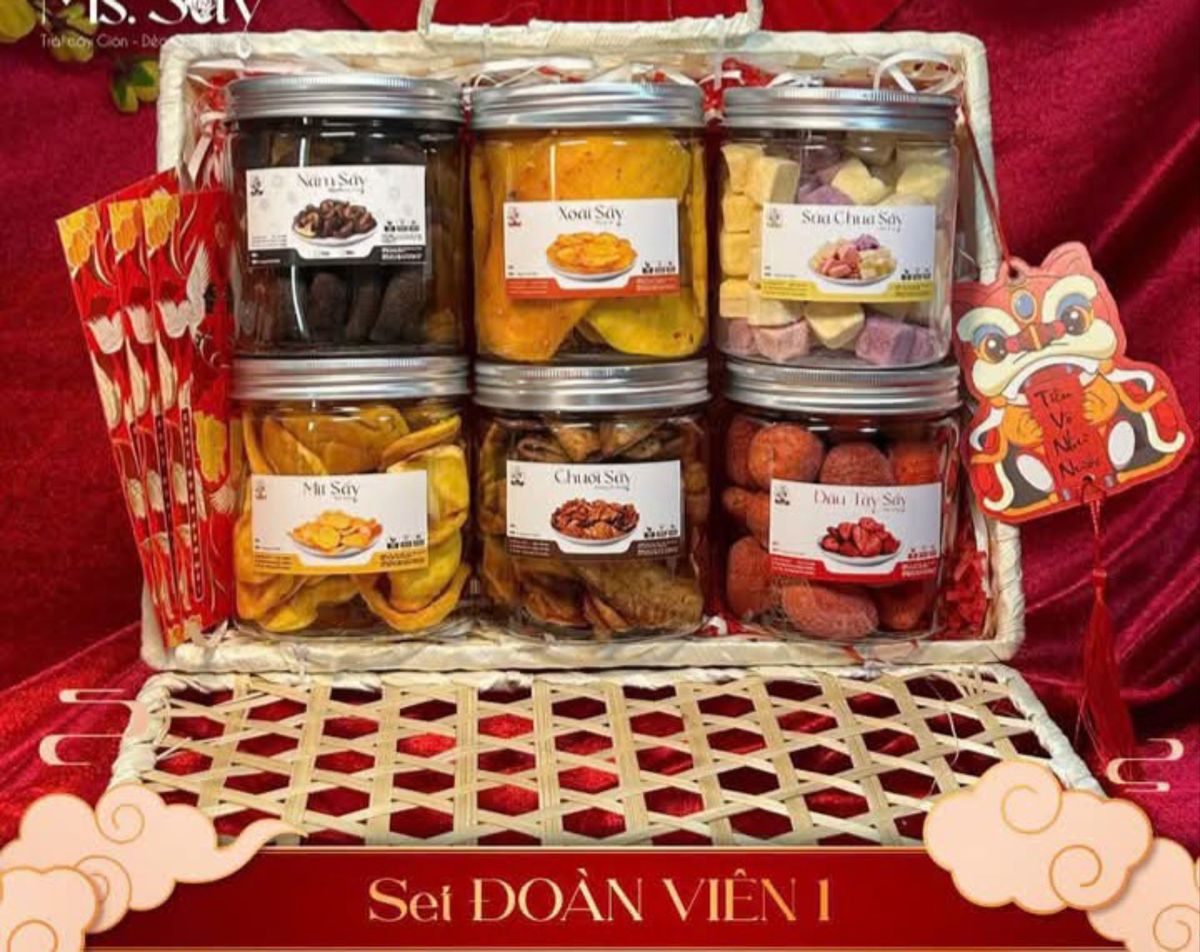 SET QUÀ TẾT TRÁI CÂY SẤY LẠNH TƯƠI NGON DẺO GIÒN KHÔNG CHẤT BẢO QUẢN KHÔNG ĐƯỜNG HÓA HỌC SET QUÀ TẾT TRÁI CÂY SẤY LẠNH TƯƠI NGON DẺO GIÒN KHÔNG CHẤT BẢO QUẢN KHÔNG ĐƯỜNG HÓA HỌC