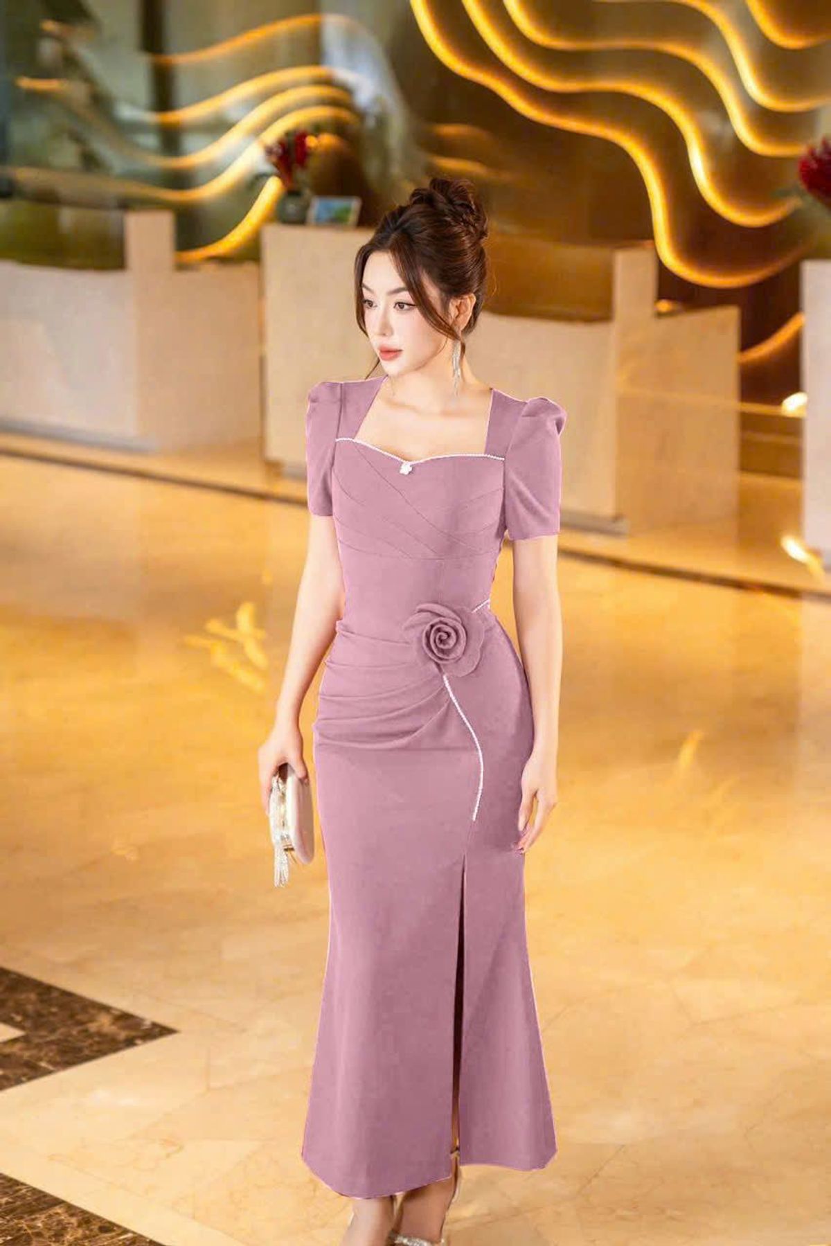 Đầm đuôi cá cổ vuông kèm bông sang trọng hàng cao cấp Đầm đuôi cá cổ vuông kèm bông sang trọng hàng cao cấp