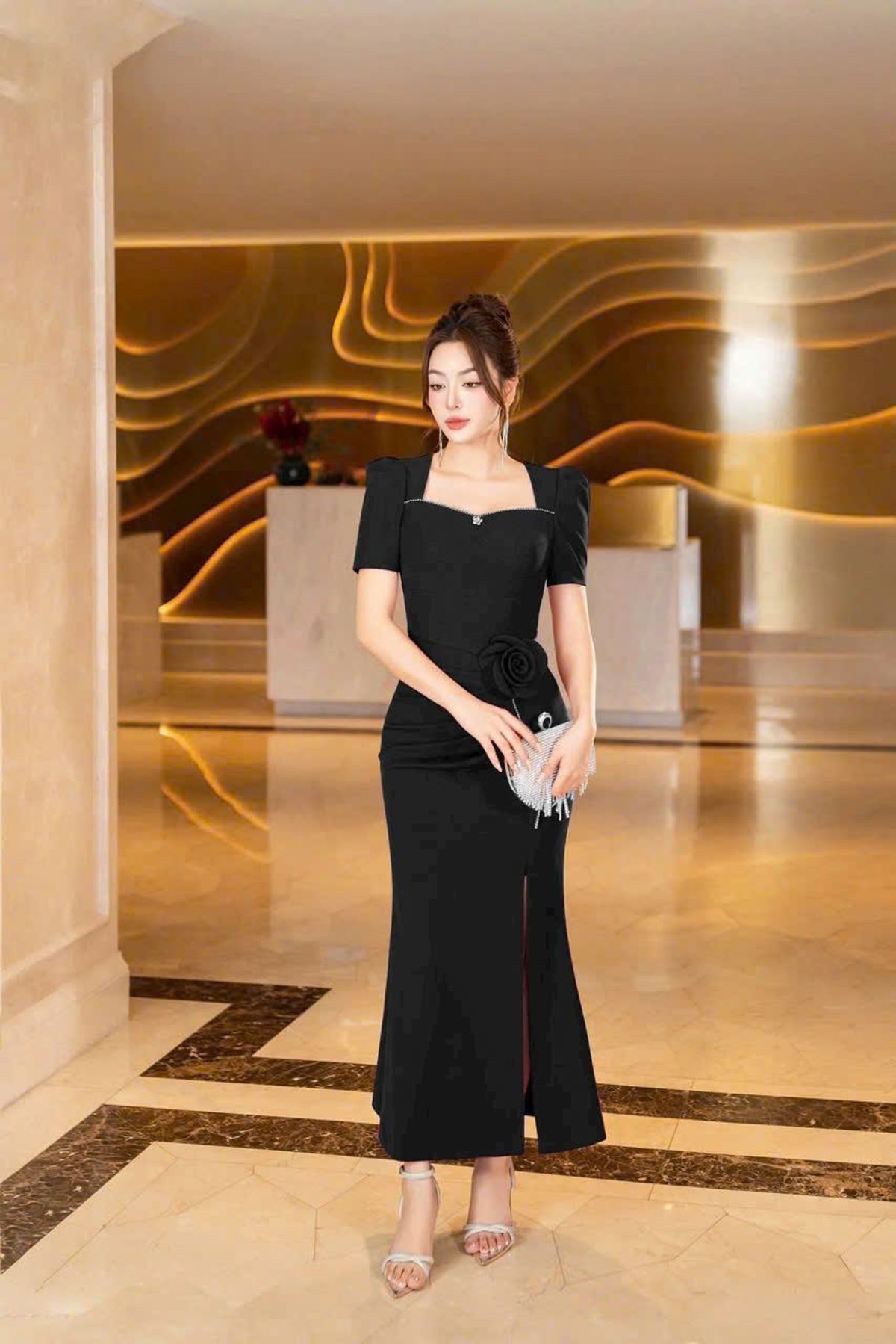 Đầm đuôi cá cổ vuông kèm bông sang trọng hàng cao cấp Đầm đuôi cá cổ vuông kèm bông sang trọng hàng cao cấp
