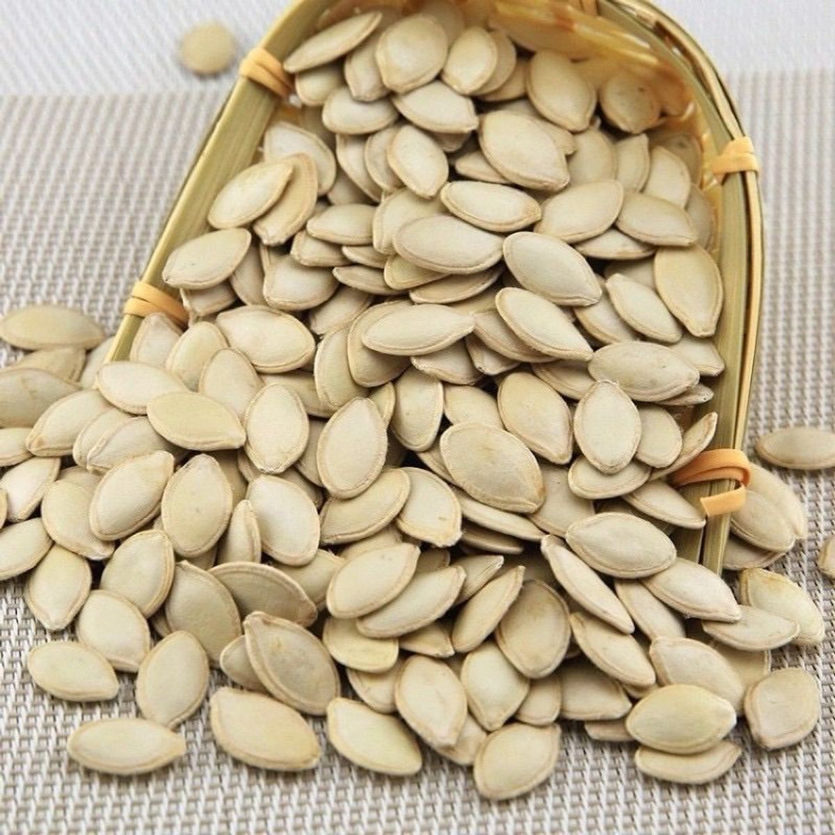 500g Hạt bí rang củi, hạt bí Tân Bảo Ký sạch, thơm ngon, béo giòn, tốt cho sức khoẻ hàng chuẩn, món ngon ngày Tết - CTB628, ăn vặt 500g Hạt bí rang củi, hạt bí Tân Bảo Ký sạch, thơm ngon, béo giòn, tốt cho sức khoẻ hàng chuẩn, món ngon ngày Tết - CTB628, ăn vặt