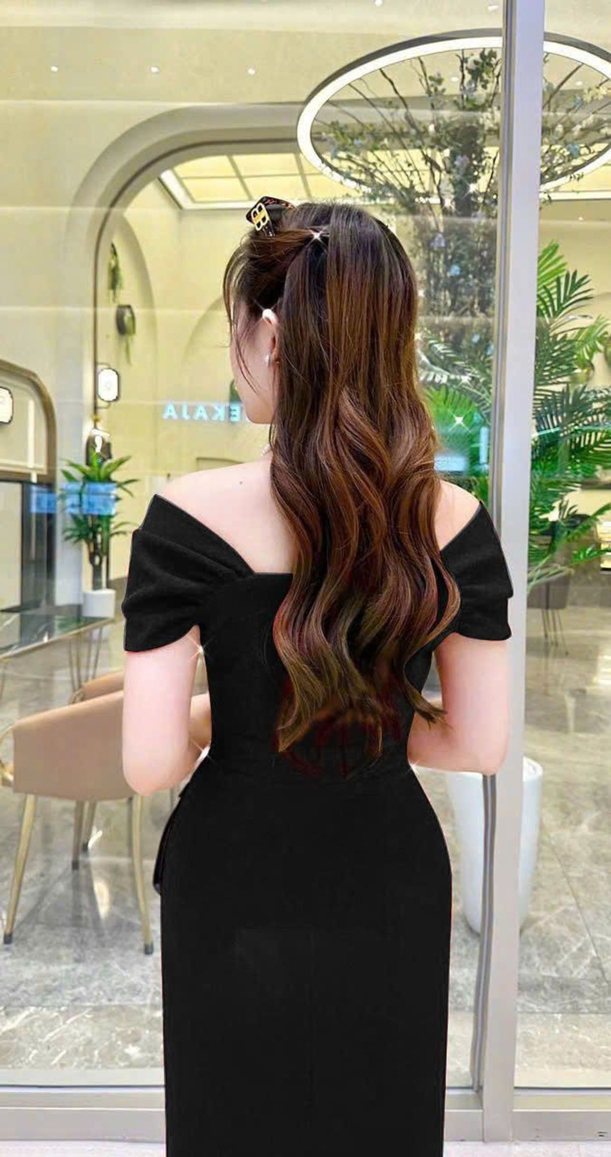 Đầm body trễ vai kèm phụ kiện, thời trang sang trọng hàng cao cấp Đầm body trễ vai kèm phụ kiện, thời trang sang trọng hàng cao cấp