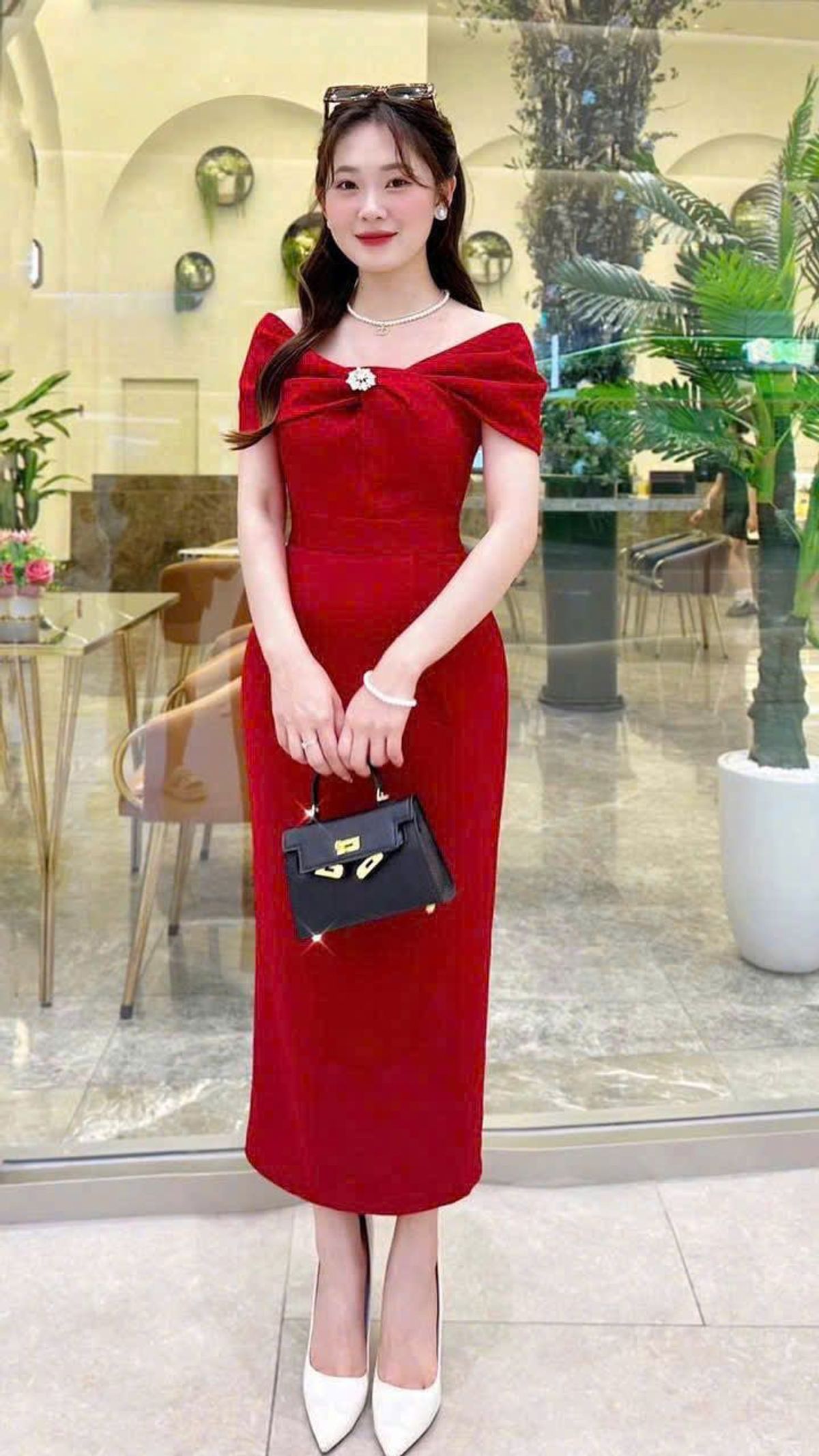 Đầm body trễ vai kèm phụ kiện, thời trang sang trọng hàng cao cấp Đầm body trễ vai kèm phụ kiện, thời trang sang trọng hàng cao cấp