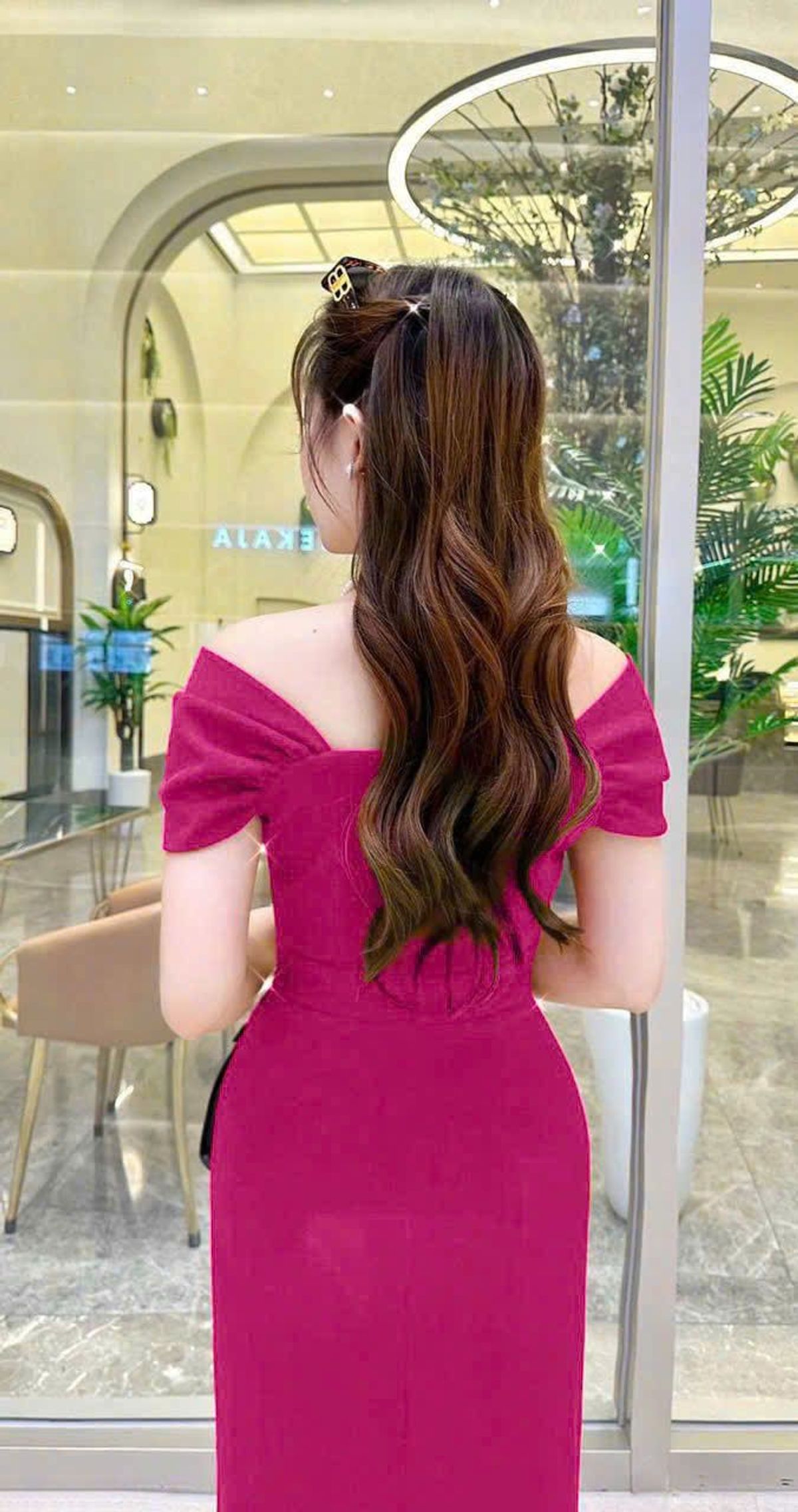 Đầm body trễ vai kèm phụ kiện, thời trang sang trọng hàng cao cấp Đầm body trễ vai kèm phụ kiện, thời trang sang trọng hàng cao cấp