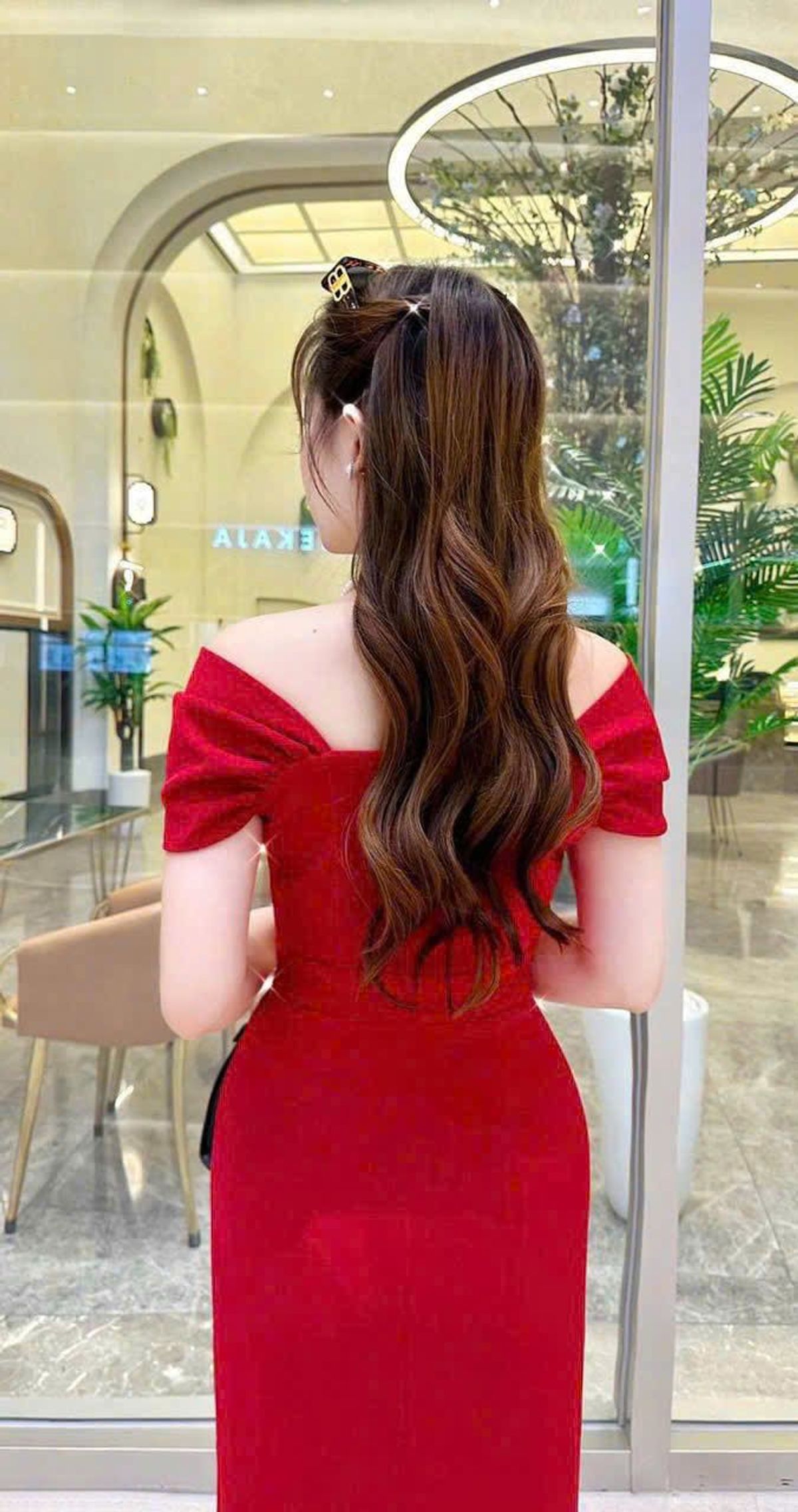Đầm body trễ vai kèm phụ kiện, thời trang sang trọng hàng cao cấp Đầm body trễ vai kèm phụ kiện, thời trang sang trọng hàng cao cấp