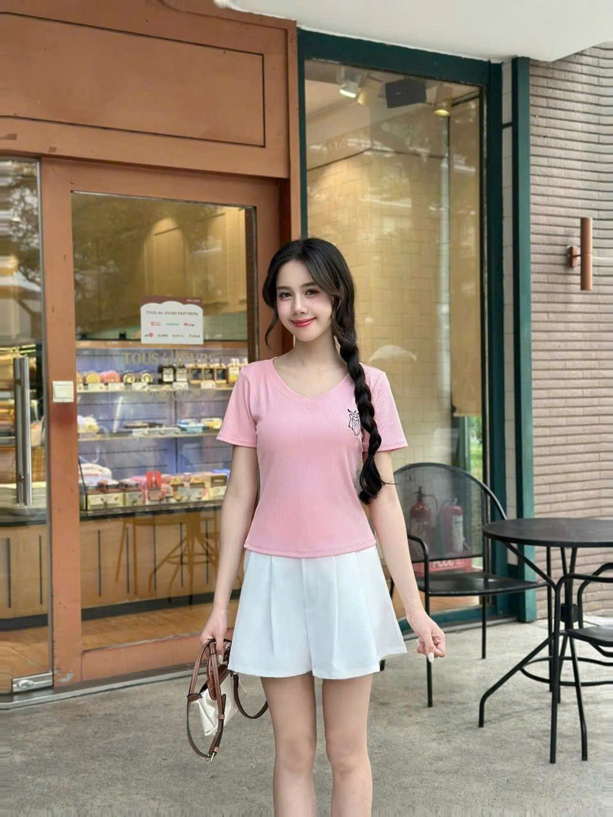 Bộ Set Áo Thun Tay Ngắn Cổ Tim co giãn Minisize bigsize logo in. Bộ Set Áo Thun Tay Ngắn Cổ Tim co giãn Minisize bigsize logo in.