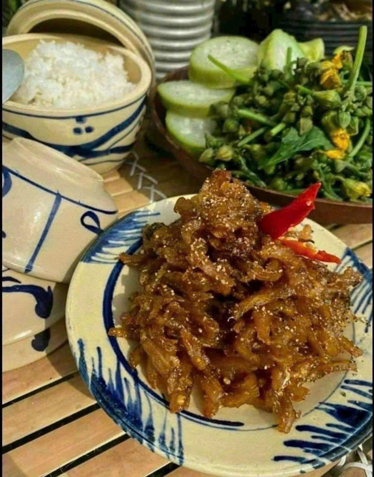 CÁ CƠM KHO SẤY TIÊU CHÂN ÁI VỊ MIỀN TÂY 250G - WINNIE HOUSE CÁ CƠM KHO SẤY TIÊU CHÂN ÁI VỊ MIỀN TÂY 250G - WINNIE HOUSE