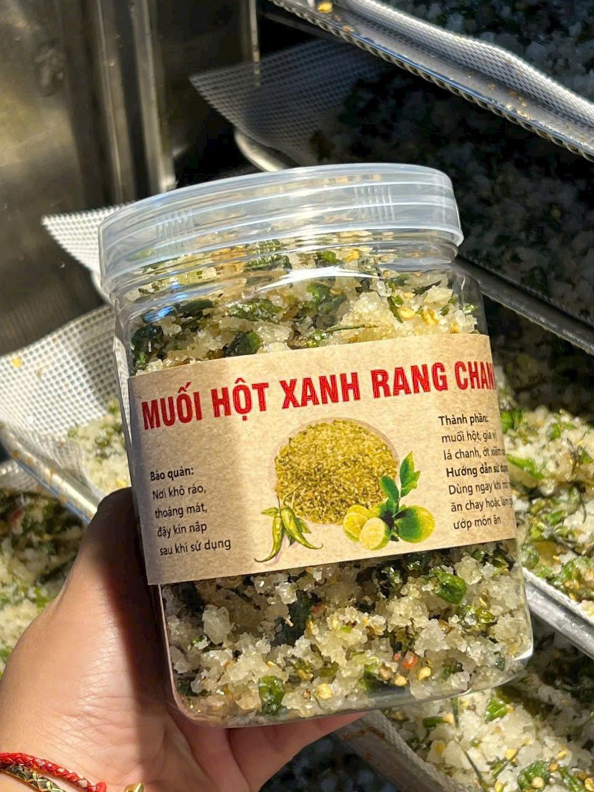 MUỐI HỘT XANH RANG CHANH - CHẤM GÌ CŨNG NGON, ƯỚP GÌ CŨNG THẤM 500G - WINNIE HOUSE MUỐI HỘT XANH RANG CHANH - CHẤM GÌ CŨNG NGON, ƯỚP GÌ CŨNG THẤM 500G - WINNIE HOUSE