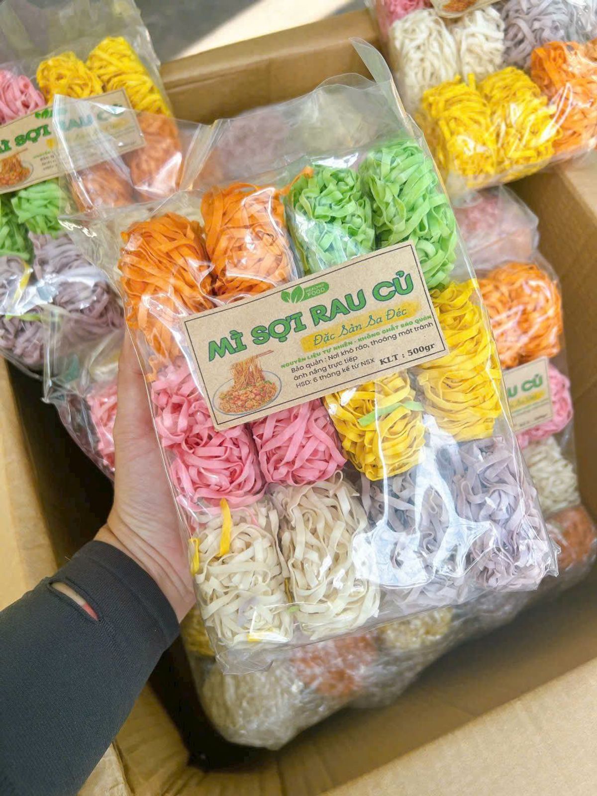 MÌ SỢI RAU CỦ - CHUẨN SẠCH - GIÀU DƯỠNG CHẤT 500G - WINNIE HOUSE MÌ SỢI RAU CỦ - CHUẨN SẠCH - GIÀU DƯỠNG CHẤT 500G - WINNIE HOUSE