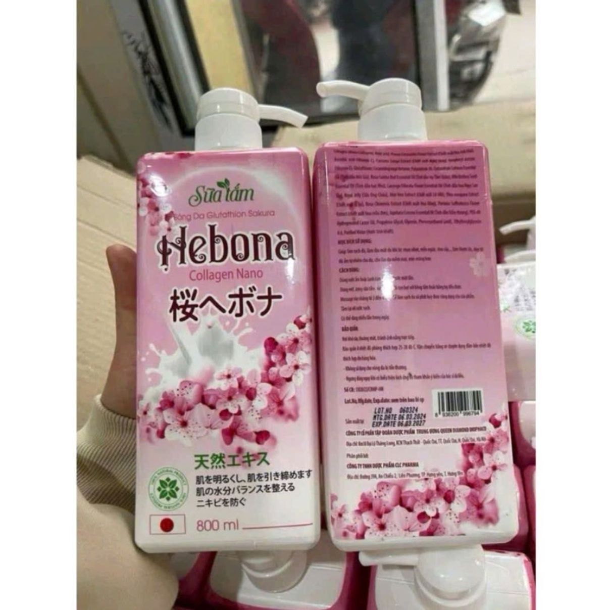 sữa tắm hebona chai 800ml, giúp làm trắng da loại bỏ tế bào chết. sữa tắm hebona chai 800ml, giúp làm trắng da loại bỏ tế bào chết.