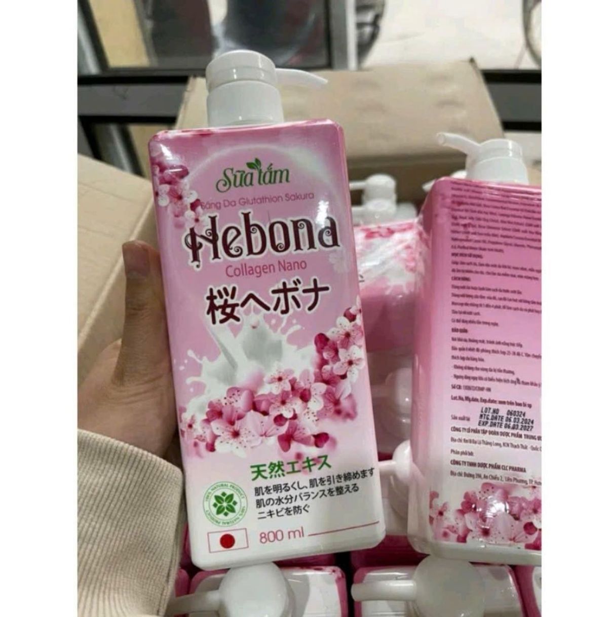 sữa tắm hebona chai 800ml, giúp làm trắng da loại bỏ tế bào chết. sữa tắm hebona chai 800ml, giúp làm trắng da loại bỏ tế bào chết.