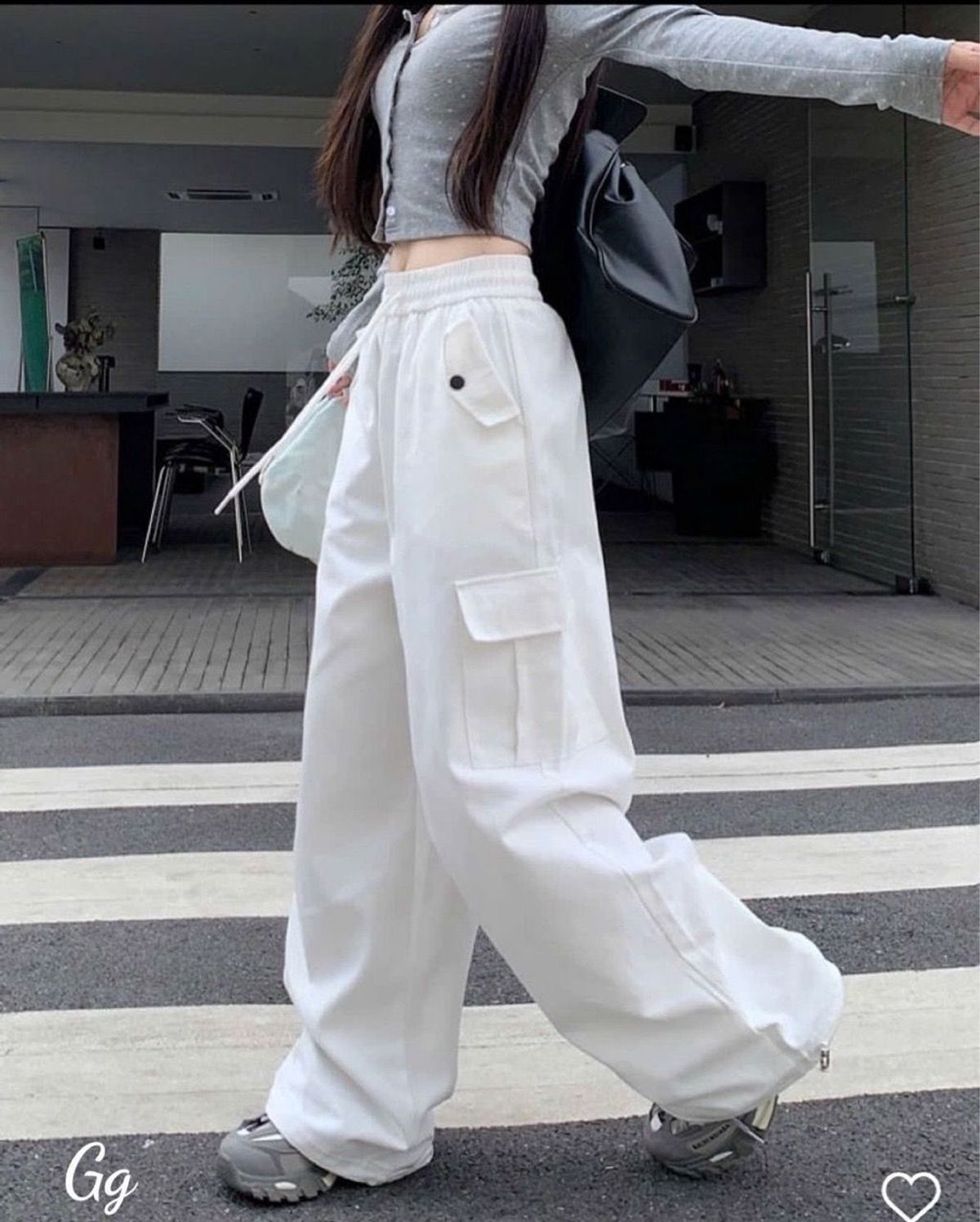Quần Túi Hộp Nữ Rút Chất Kaki Rũ Đanh Mịn Ống Rộng giá sỉ - giá bán buôn Quần Túi Hộp Nữ Rút Chất Kaki Rũ Đanh Mịn Ống Rộng giá sỉ - giá bán buôn