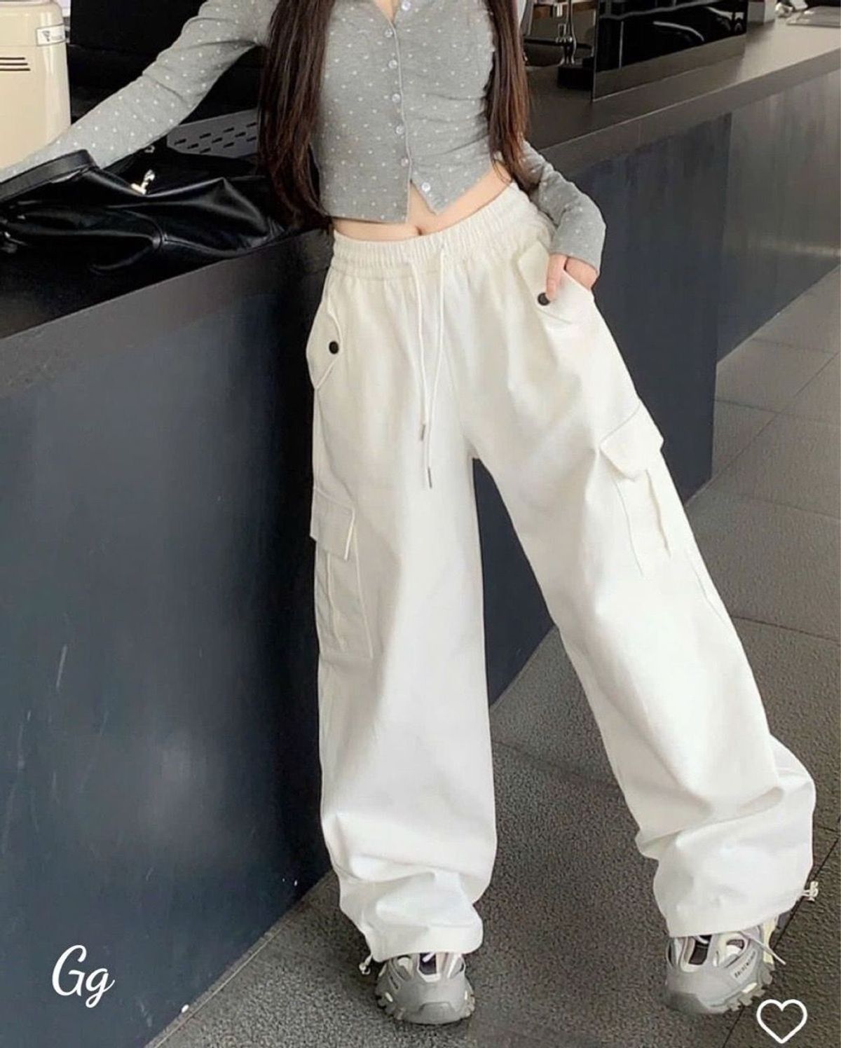 Quần Túi Hộp Nữ Rút Chất Kaki Rũ Đanh Mịn Ống Rộng giá sỉ - giá bán buôn Quần Túi Hộp Nữ Rút Chất Kaki Rũ Đanh Mịn Ống Rộng giá sỉ - giá bán buôn