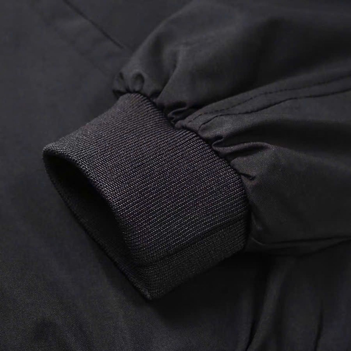 Áo khoác gió nam nữ khóa zip chất liệu dù tráng bạc cản giá cản bụi cản nước nhẹ Áo khoác gió nam nữ khóa zip chất liệu dù tráng bạc cản giá cản bụi cản nước nhẹ