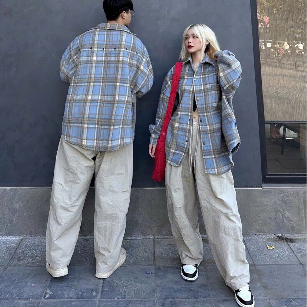 Áo khoác sơ mi chất kate nam nữ FLANNEL tay dài from rộng nhiều màu cá tính (k nón) Áo khoác sơ mi chất kate nam nữ FLANNEL tay dài from rộng nhiều màu cá tính (k nón)