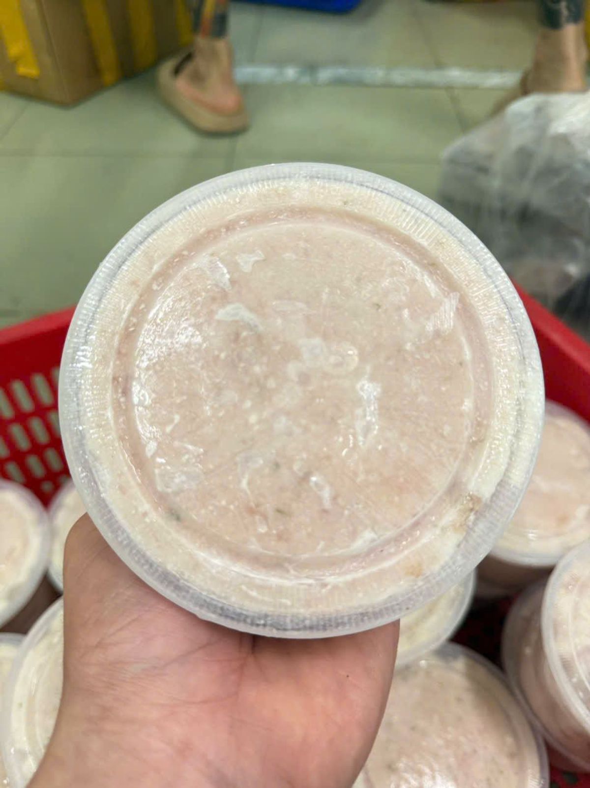 Chả tôm sống hộp 500g Chả tôm sống hộp 500g