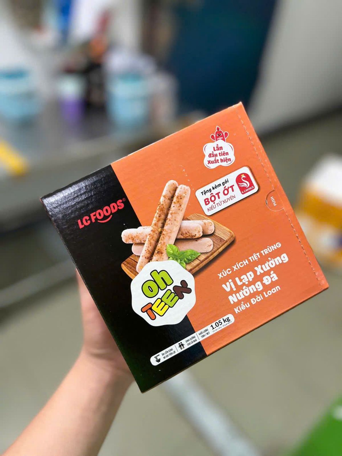 Xúc xích Ăn liền TT OH TEEn vị lạp xưởng hộp 1kg 25 cây Xúc xích Ăn liền TT OH TEEn vị lạp xưởng hộp 1kg 25 cây