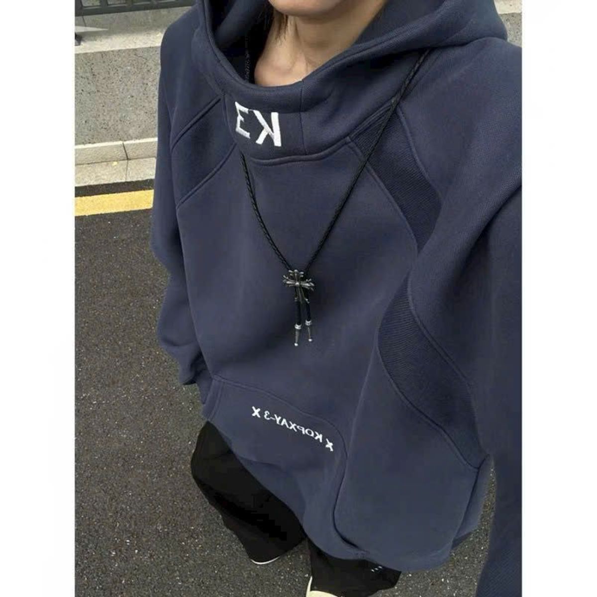 Áo Hoodie Logo Thêu KE Phối Raplang, Cổ Cao - Unisex Áo Hoodie Logo Thêu KE Phối Raplang, Cổ Cao - Unisex